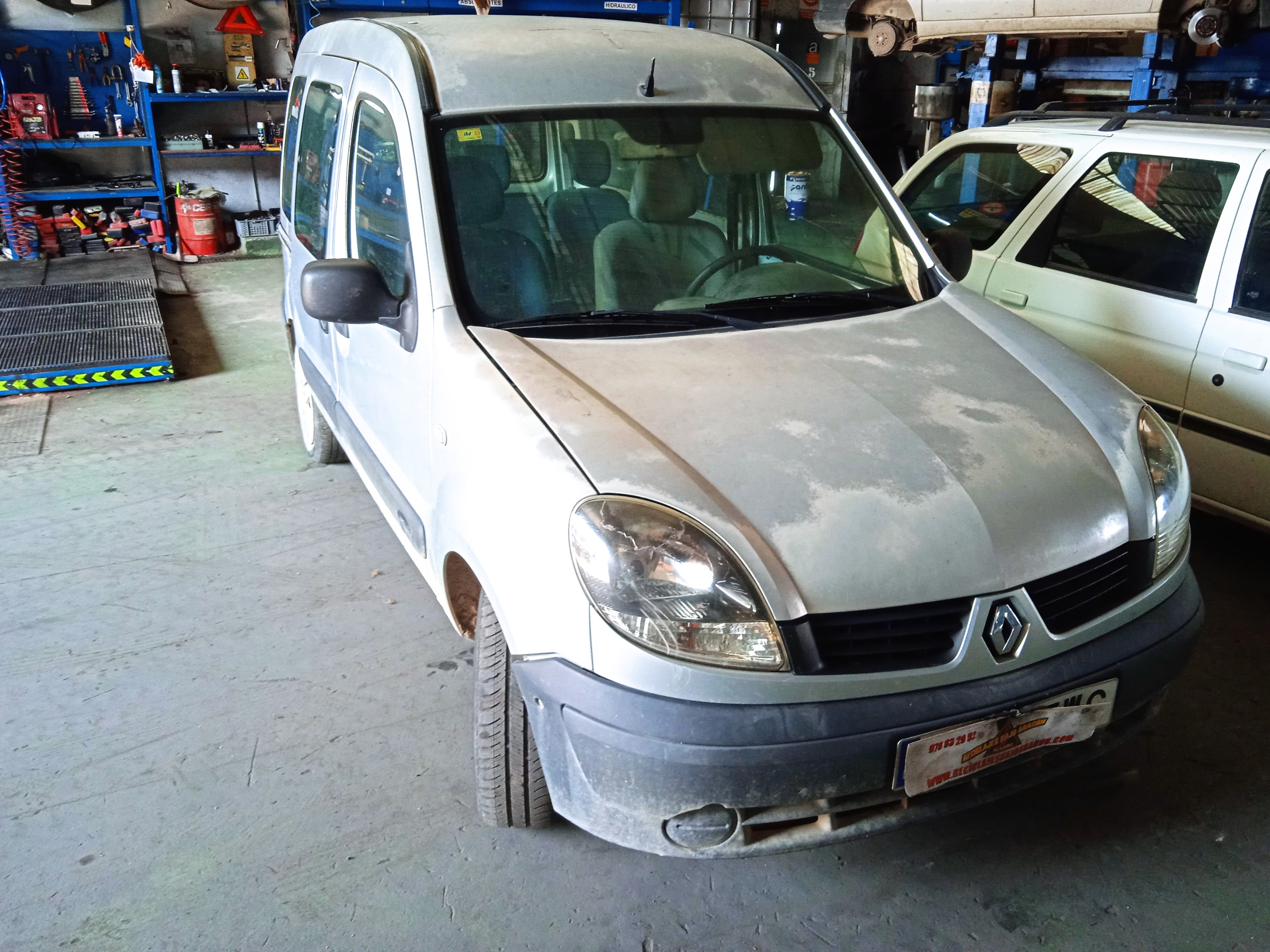 REJILLA DELANTERA RENAULT KANGOO 