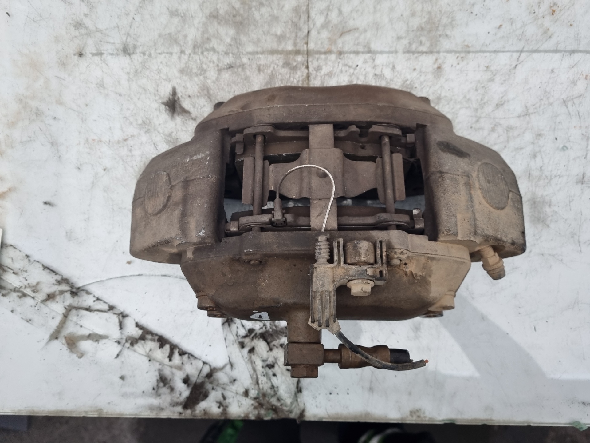 PINZA FRENO DELANTERA DERECHA MERCEDES-BENZ CLASE  OM612963