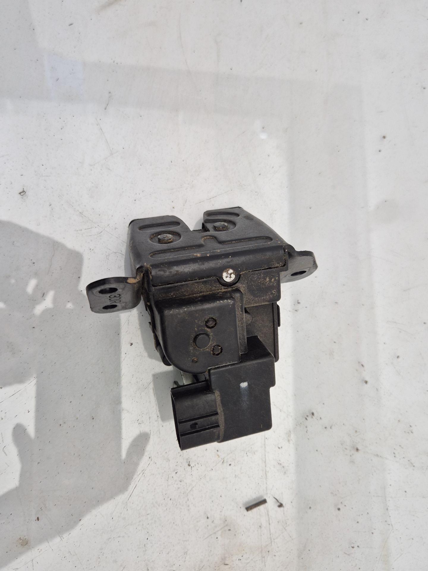 CERRADURA MALETERO / PORTON KIA PRO 