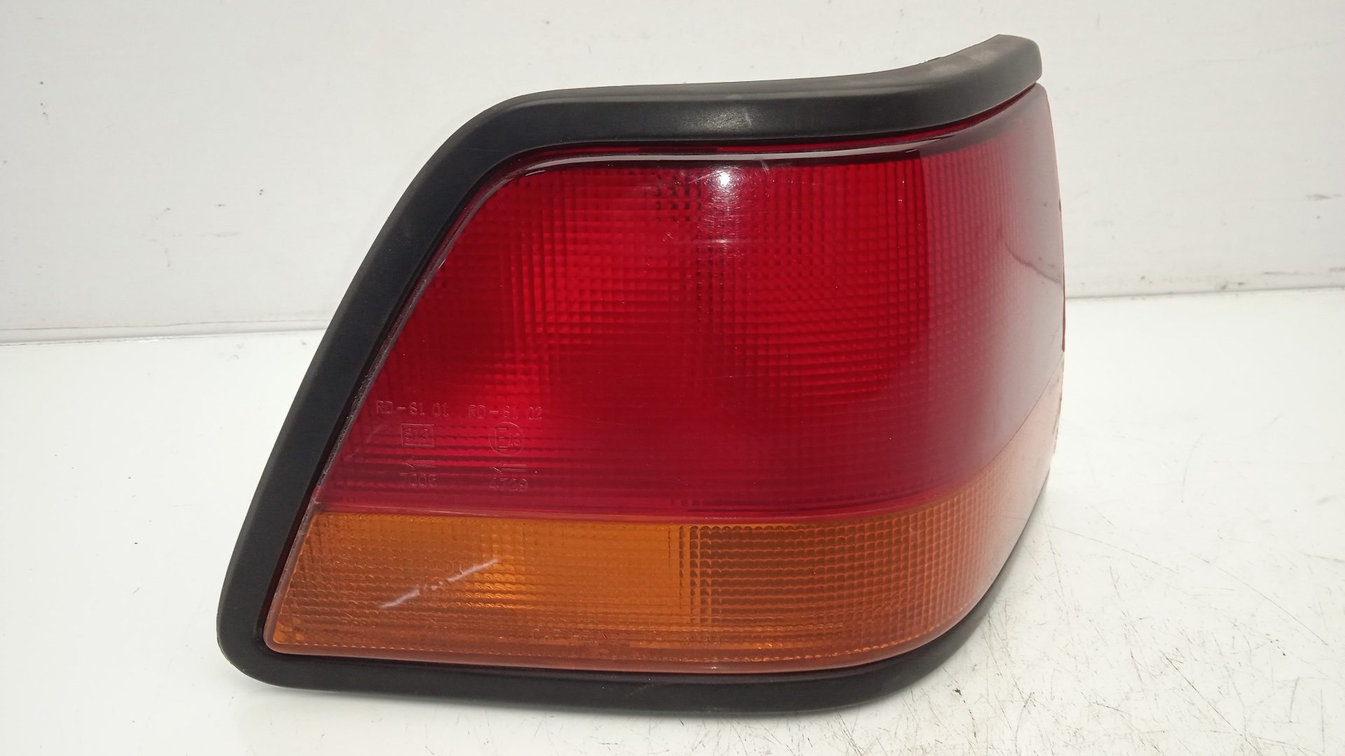 PILOTO TRASERO IZQUIERDO DAEWOO ARANOS C20LE