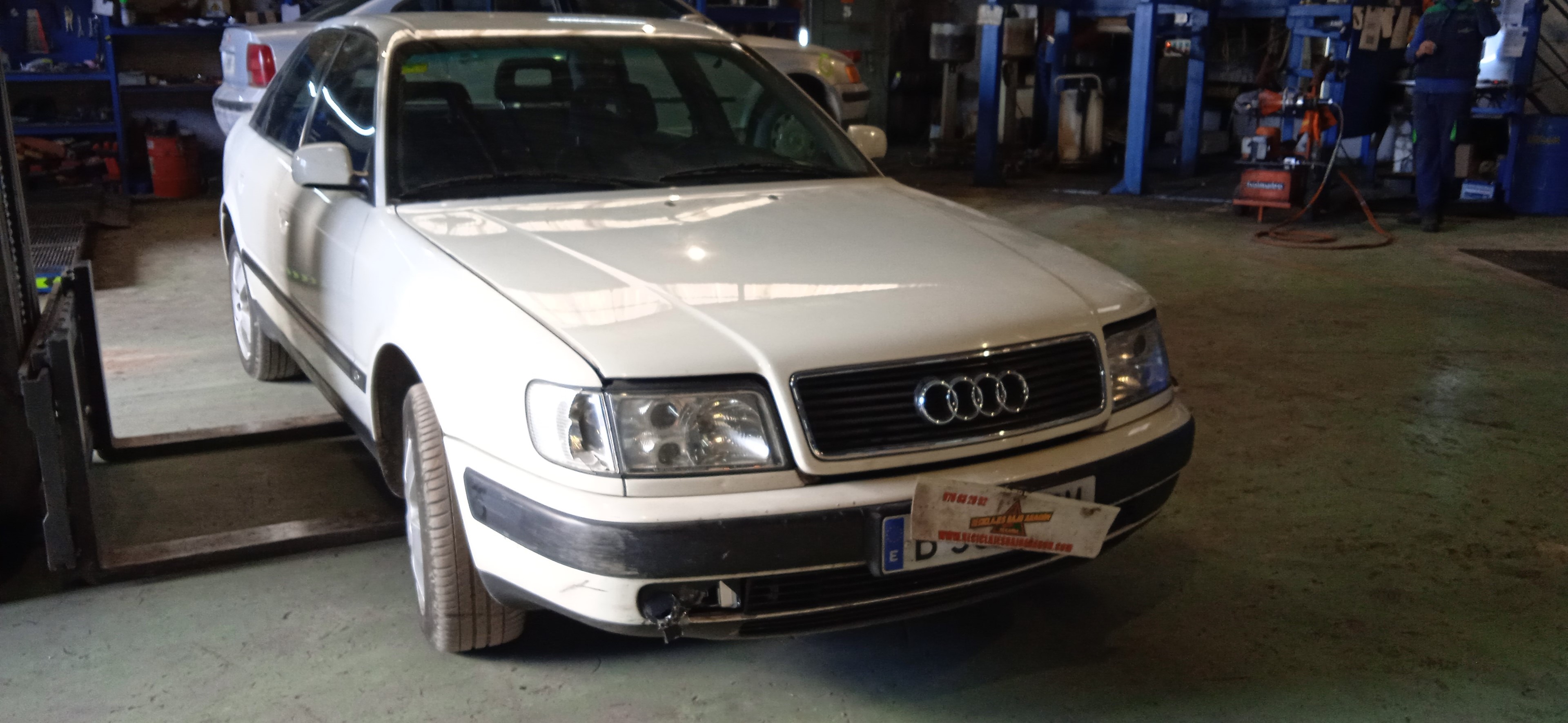 CERRADURA PUERTA DELANTERA IZQUIERDA AUDI 100 AAH