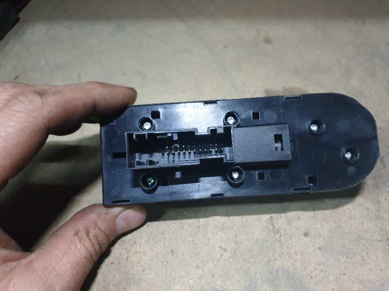 MANDO ELEVALUNAS DELANTERO IZQUIERDO OPEL ASTRA GT Z19DTJ