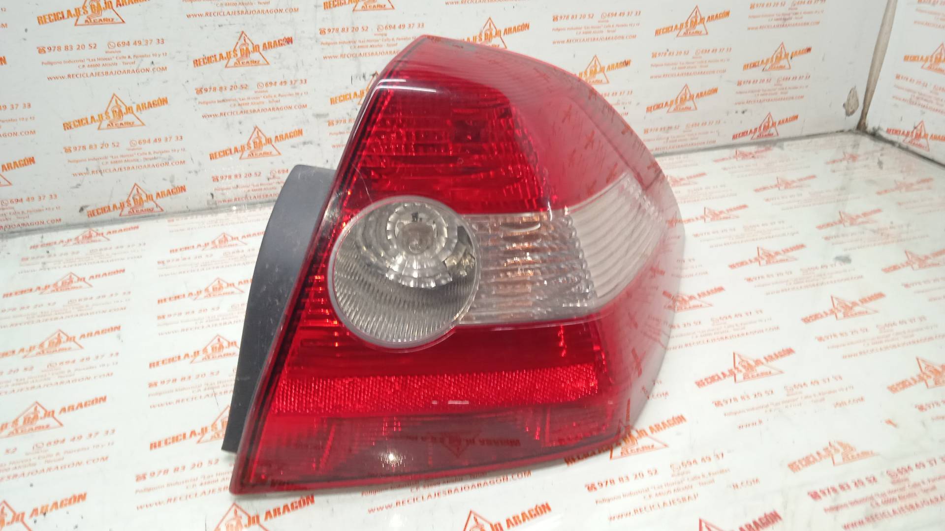 PILOTO TRASERO DERECHO RENAULT MEGANE F9Q B8