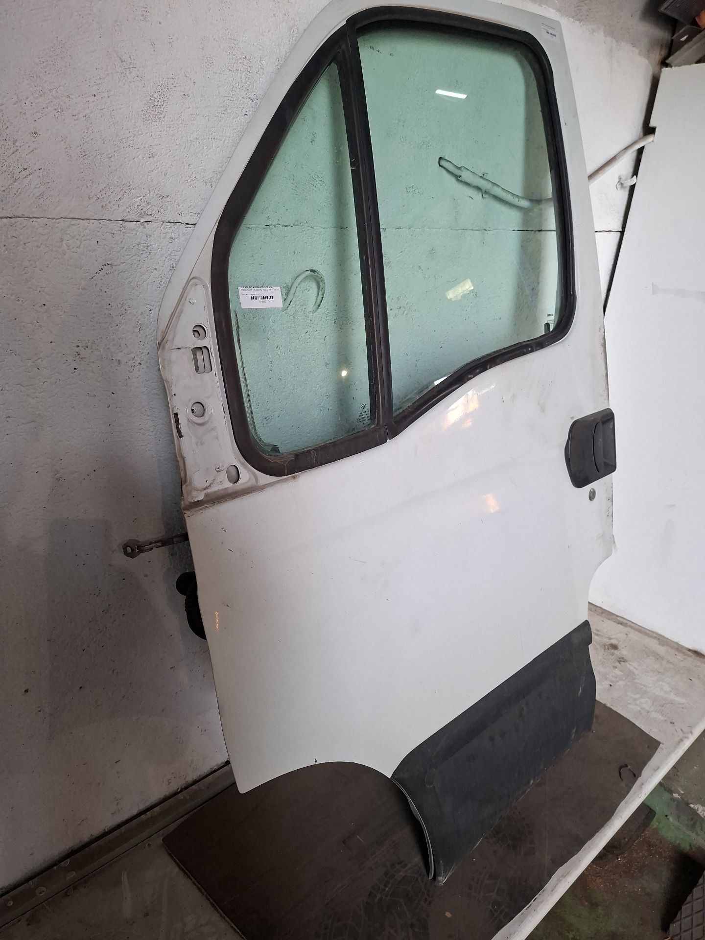 PUERTA DELANTERA IZQUIERDA IVECO DAILY 