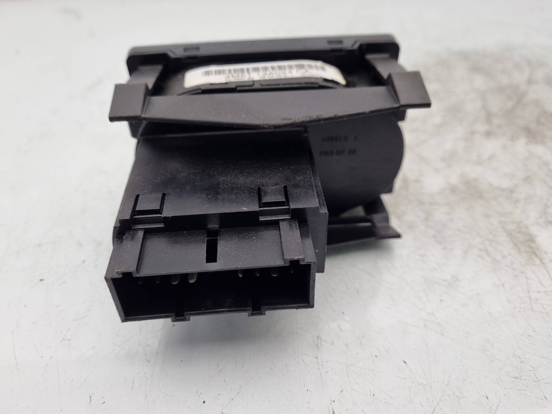 MANDO LUCES FORD FOCUS G6DA