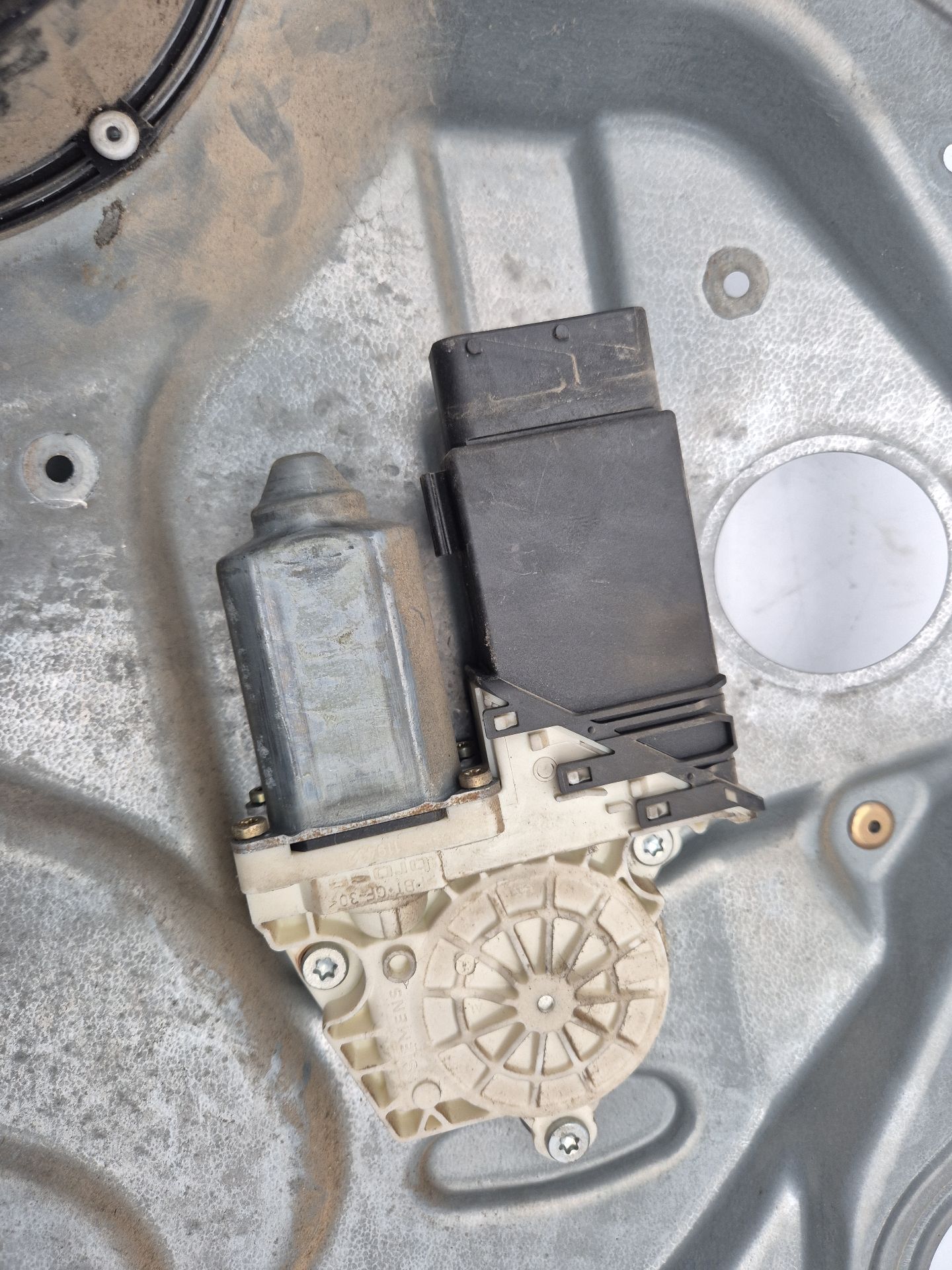 ELEVALUNAS DELANTERO DERECHO SEAT TOLEDO 
