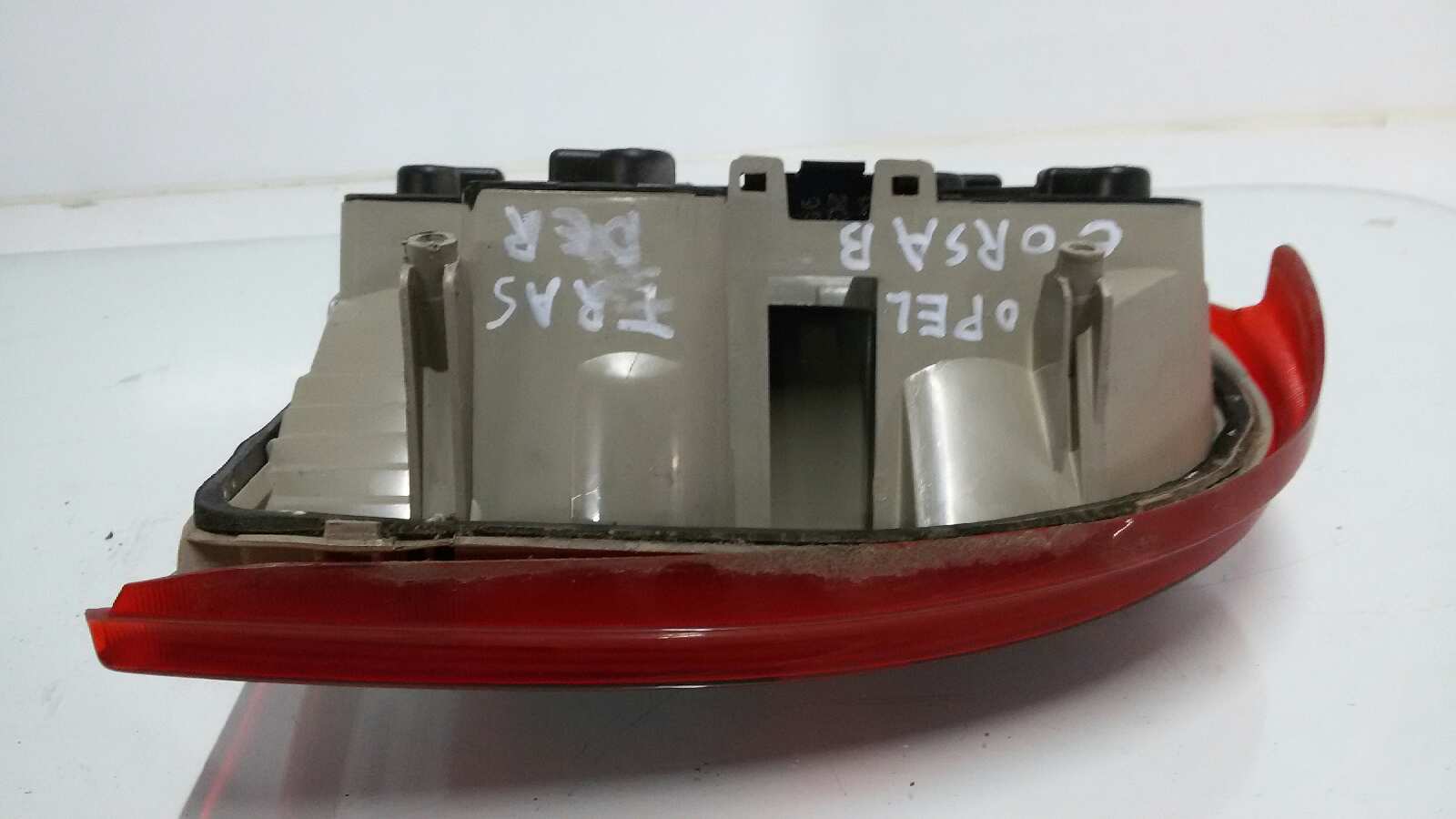 PILOTO TRASERO DERECHO OPEL CORSA X12XE