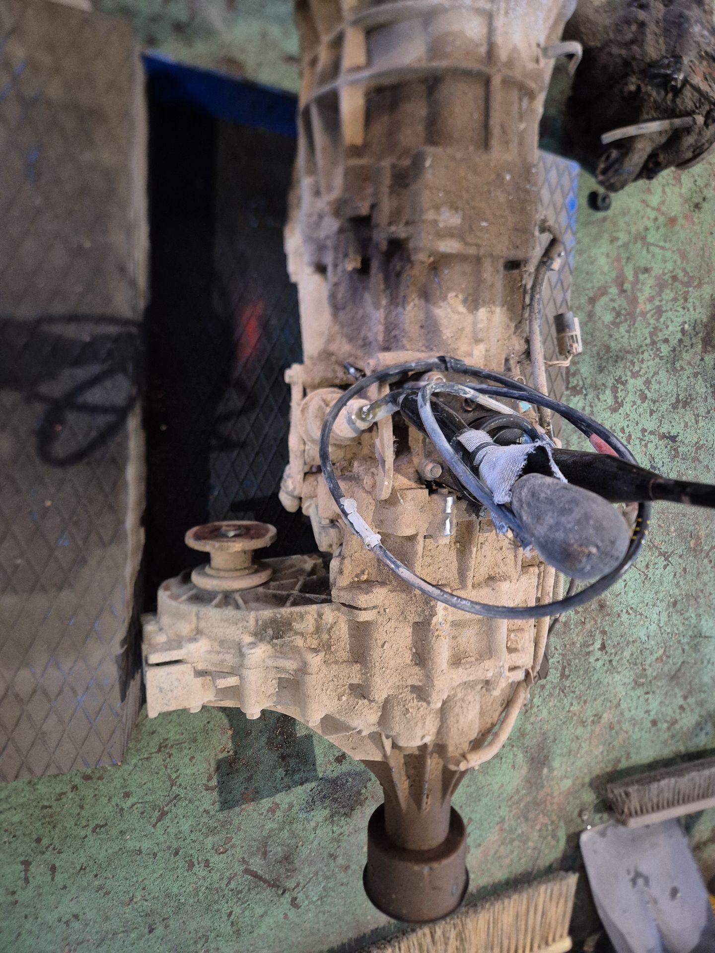 CAJA CAMBIOS NISSAN TERRANO 