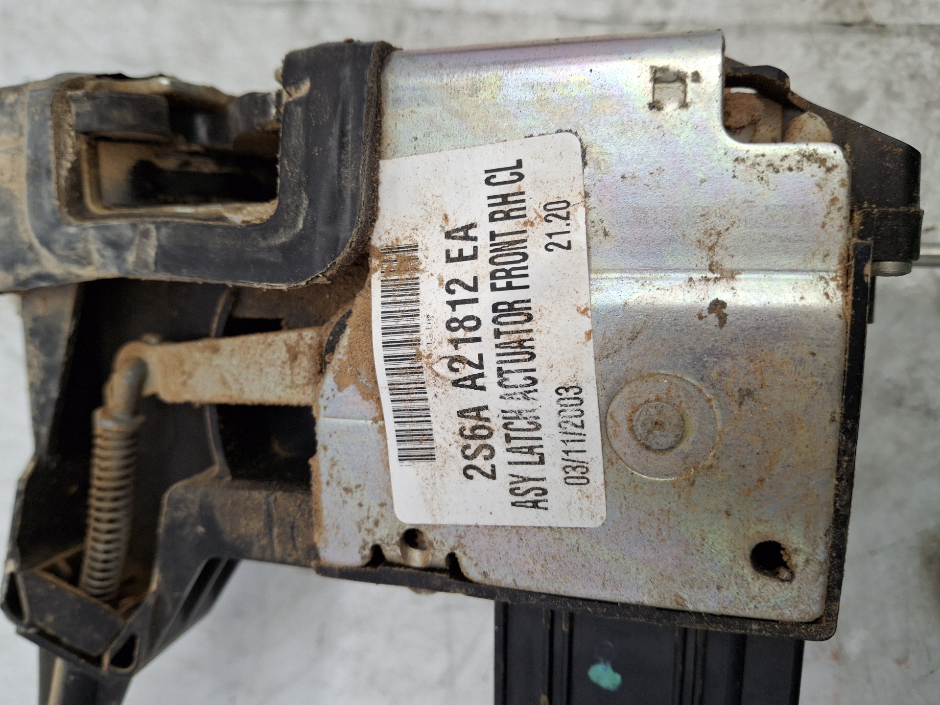 CERRADURA PUERTA DELANTERA DERECHA FORD FUSION F6JA