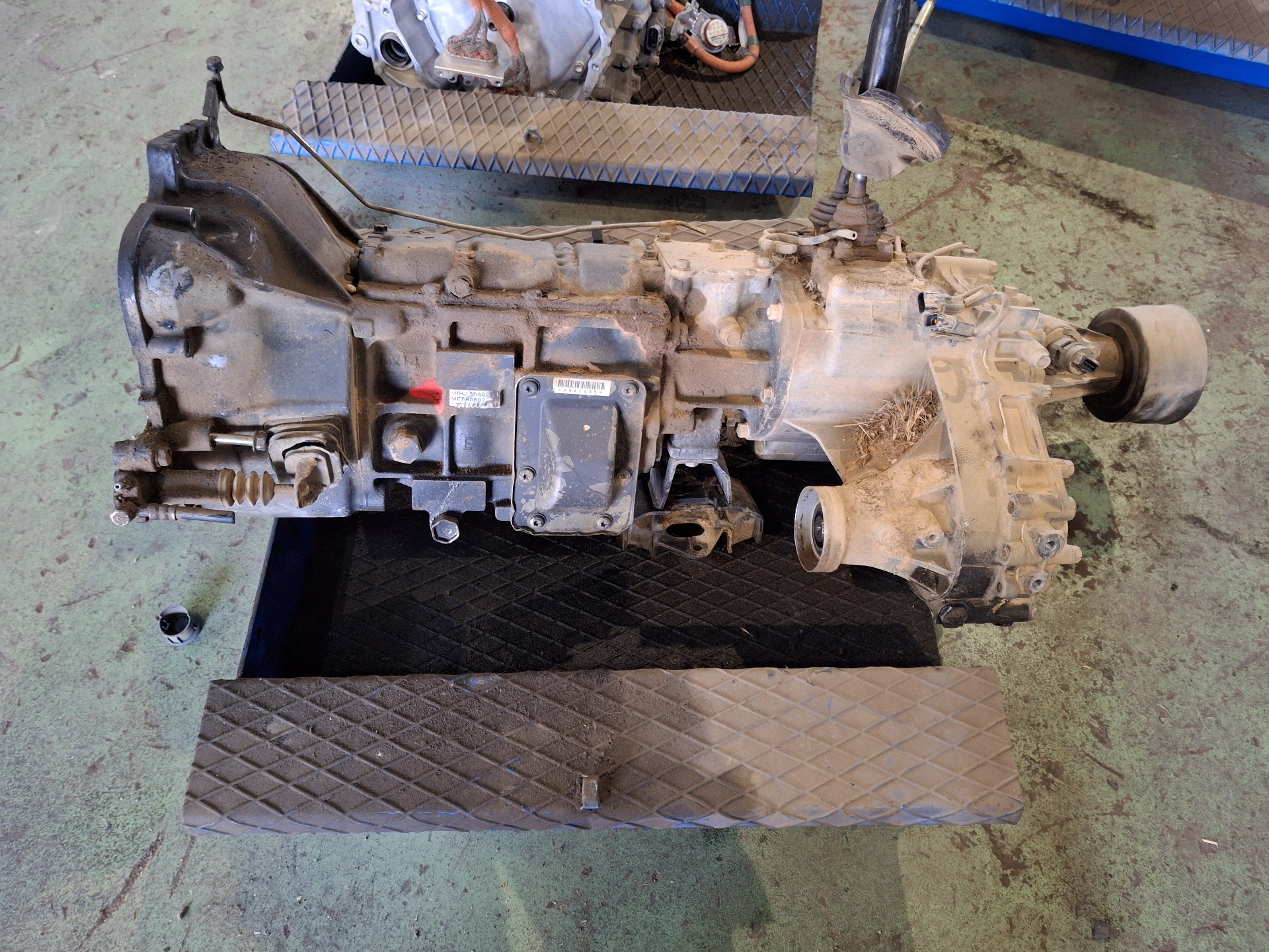 CAJA CAMBIOS MITSUBISHI GALLOPER 