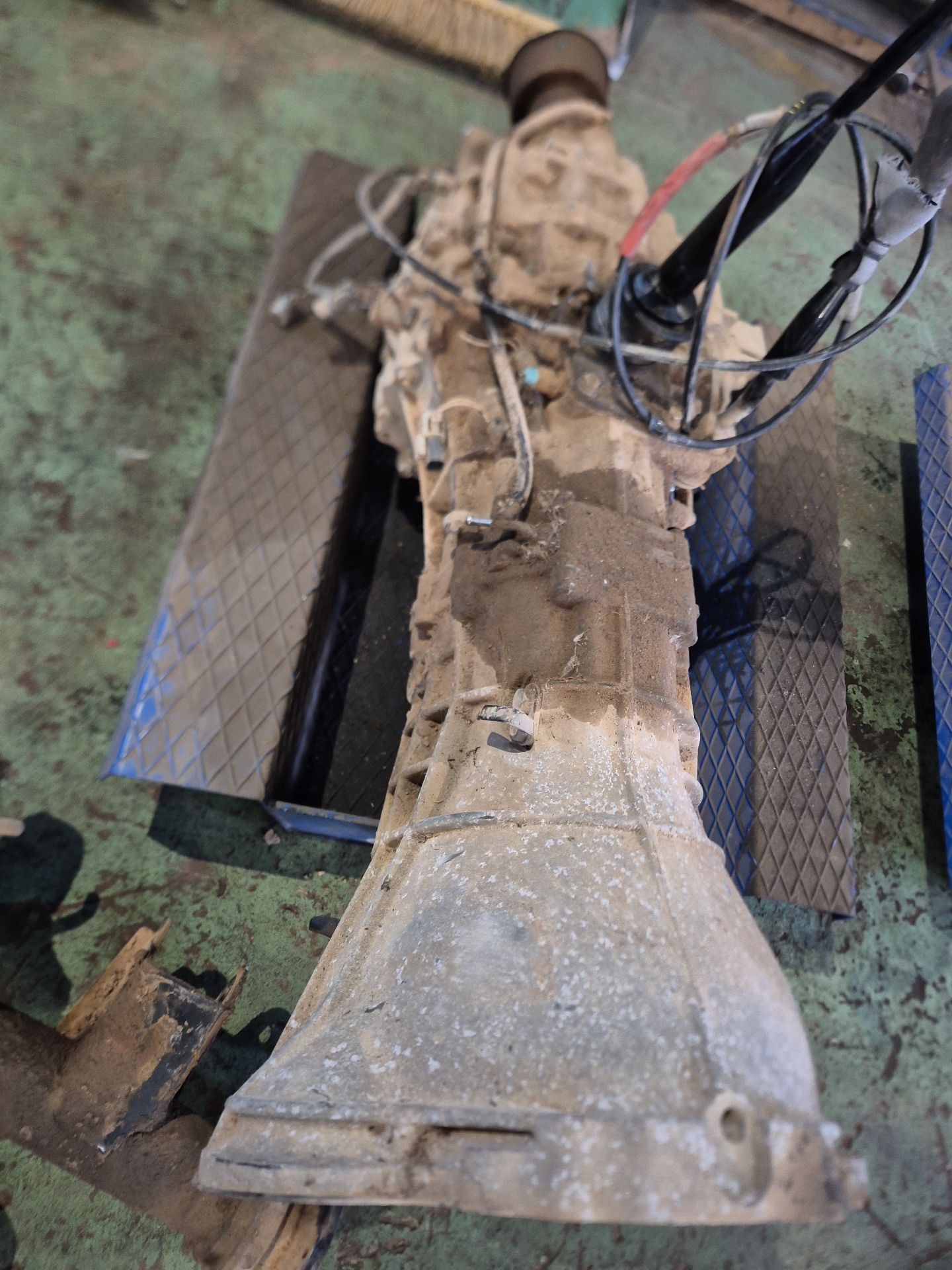 CAJA CAMBIOS NISSAN TERRANO 