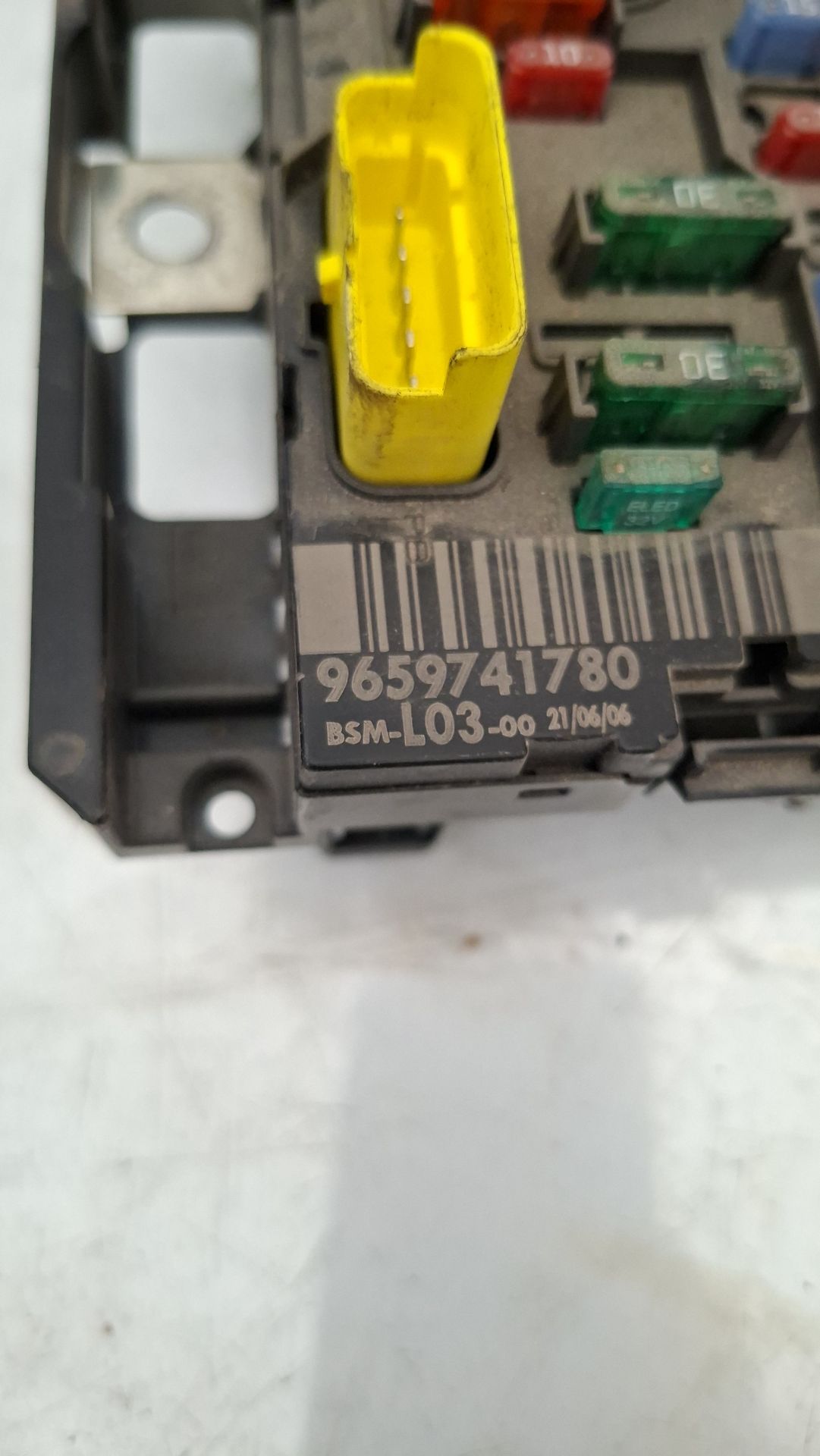 CAJA RELES / FUSIBLES CITROEN C3 