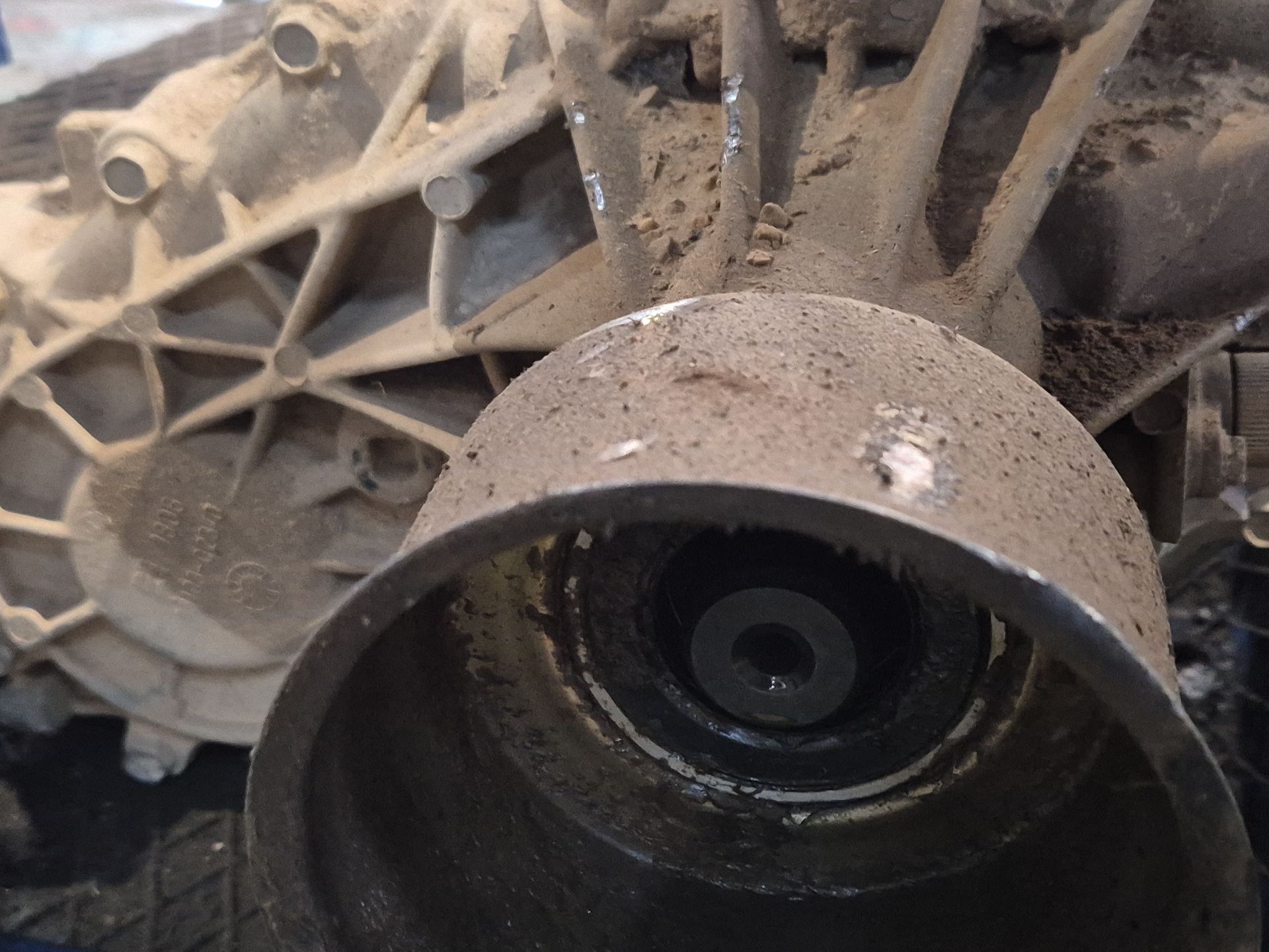 CAJA CAMBIOS NISSAN TERRANO 