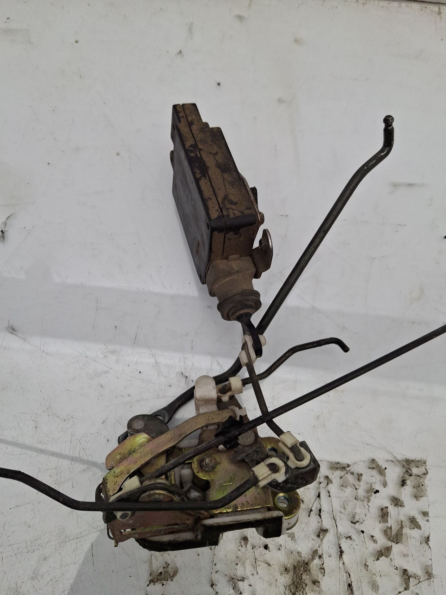 CERRADURA PUERTA DELANTERA IZQUIERDA HYUNDAI ATOS 