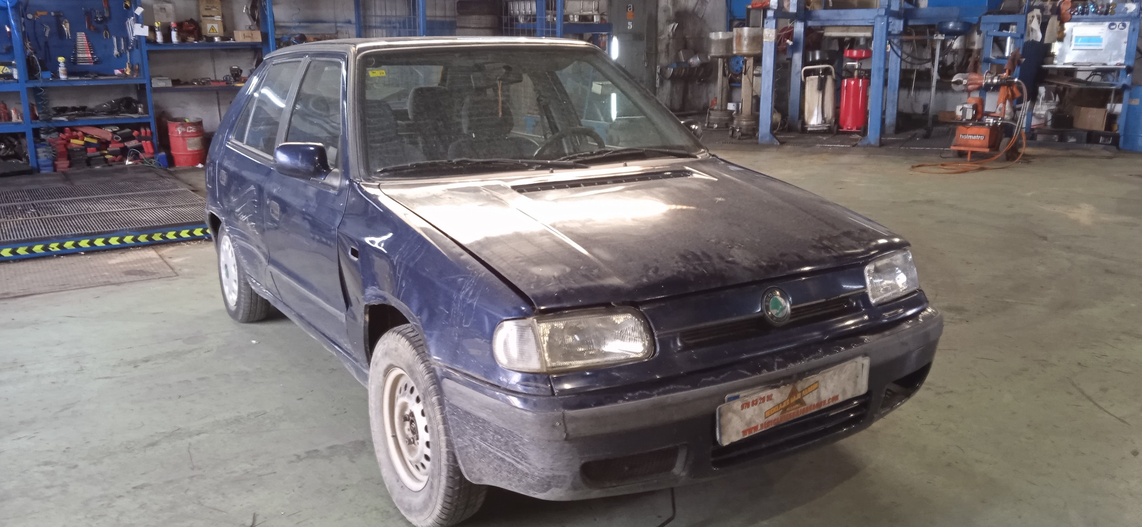 PILOTO TRASERO IZQUIERDO SKODA FELICIA AEF