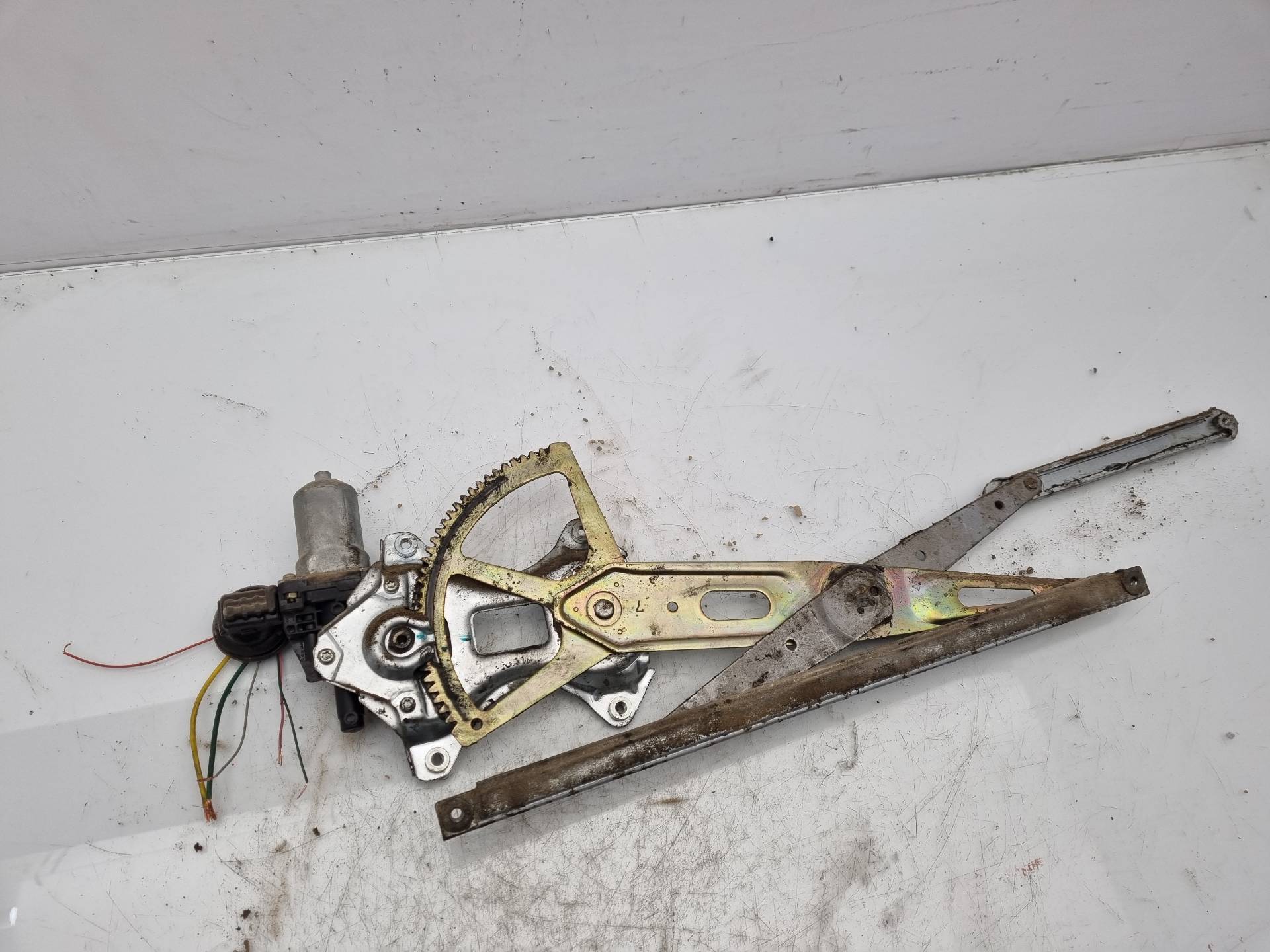 ELEVALUNAS DELANTERO IZQUIERDO TOYOTA PRIUS G 1NZ-FXE