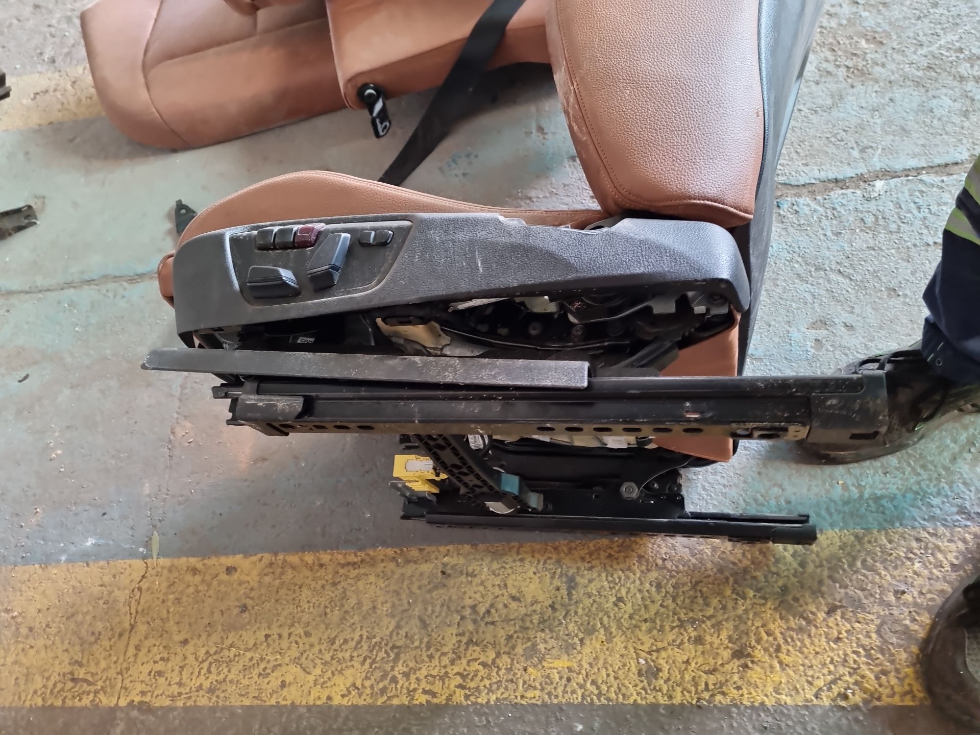 ASIENTO DELANTERO IZQUIERDO BMW 3 