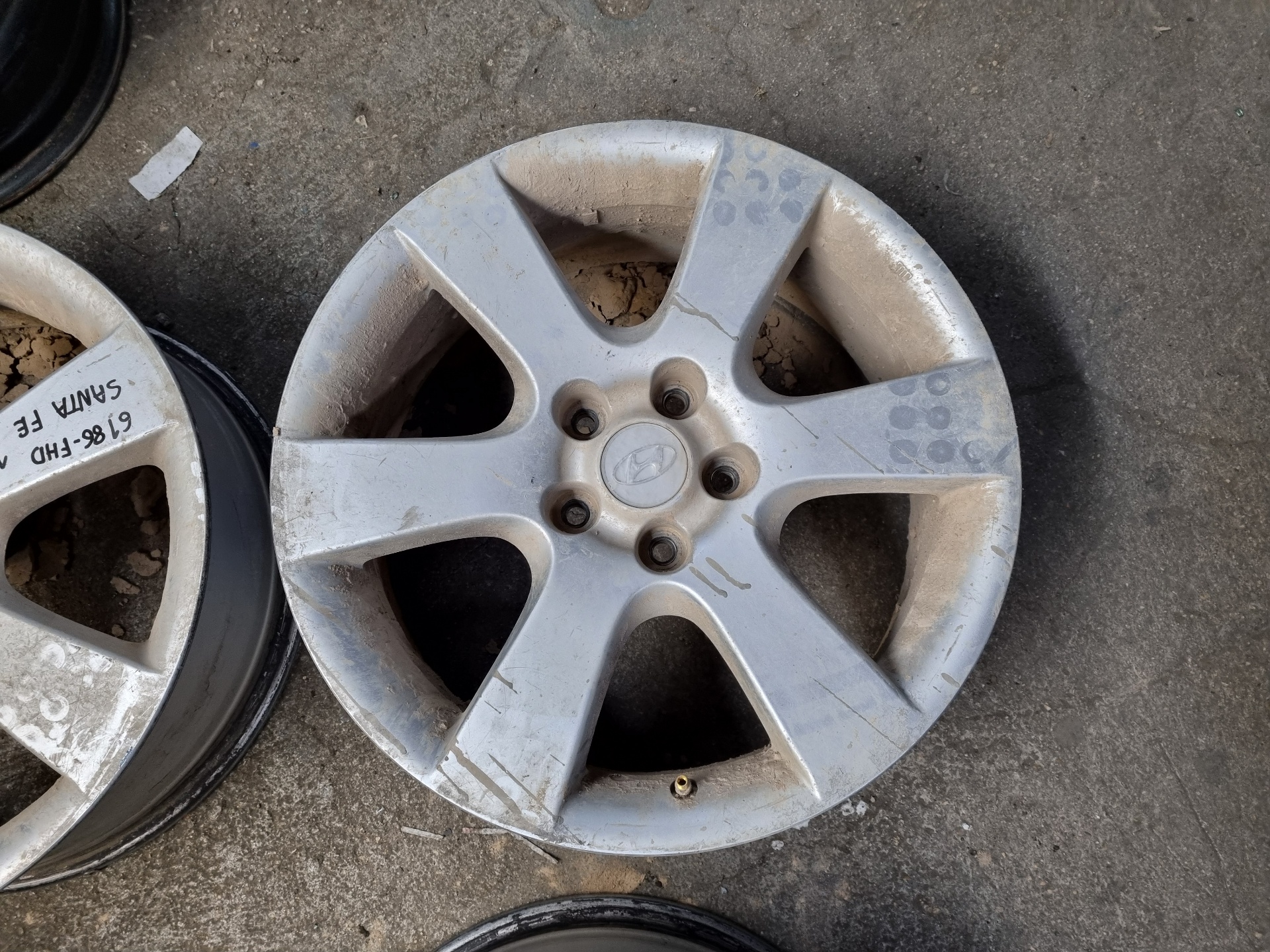 JUEGO LLANTAS HYUNDAI SANTA D4EB