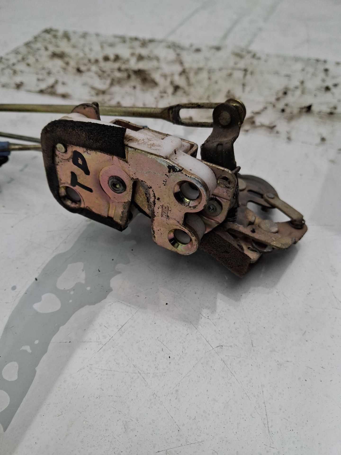 CERRADURA PUERTA TRASERA DERECHA HYUNDAI ATOS 