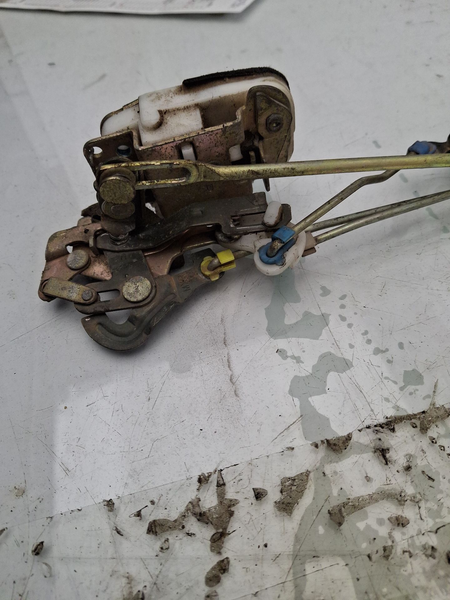 CERRADURA PUERTA TRASERA DERECHA HYUNDAI ATOS 