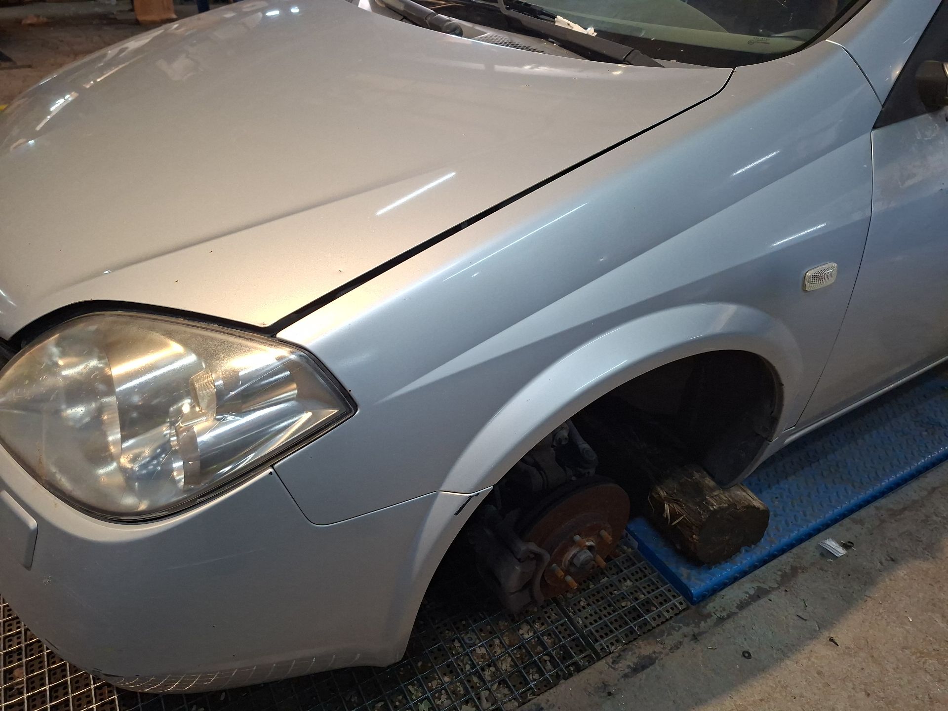 ALETA DELANTERA IZQUIERDA NISSAN PRIMERA 