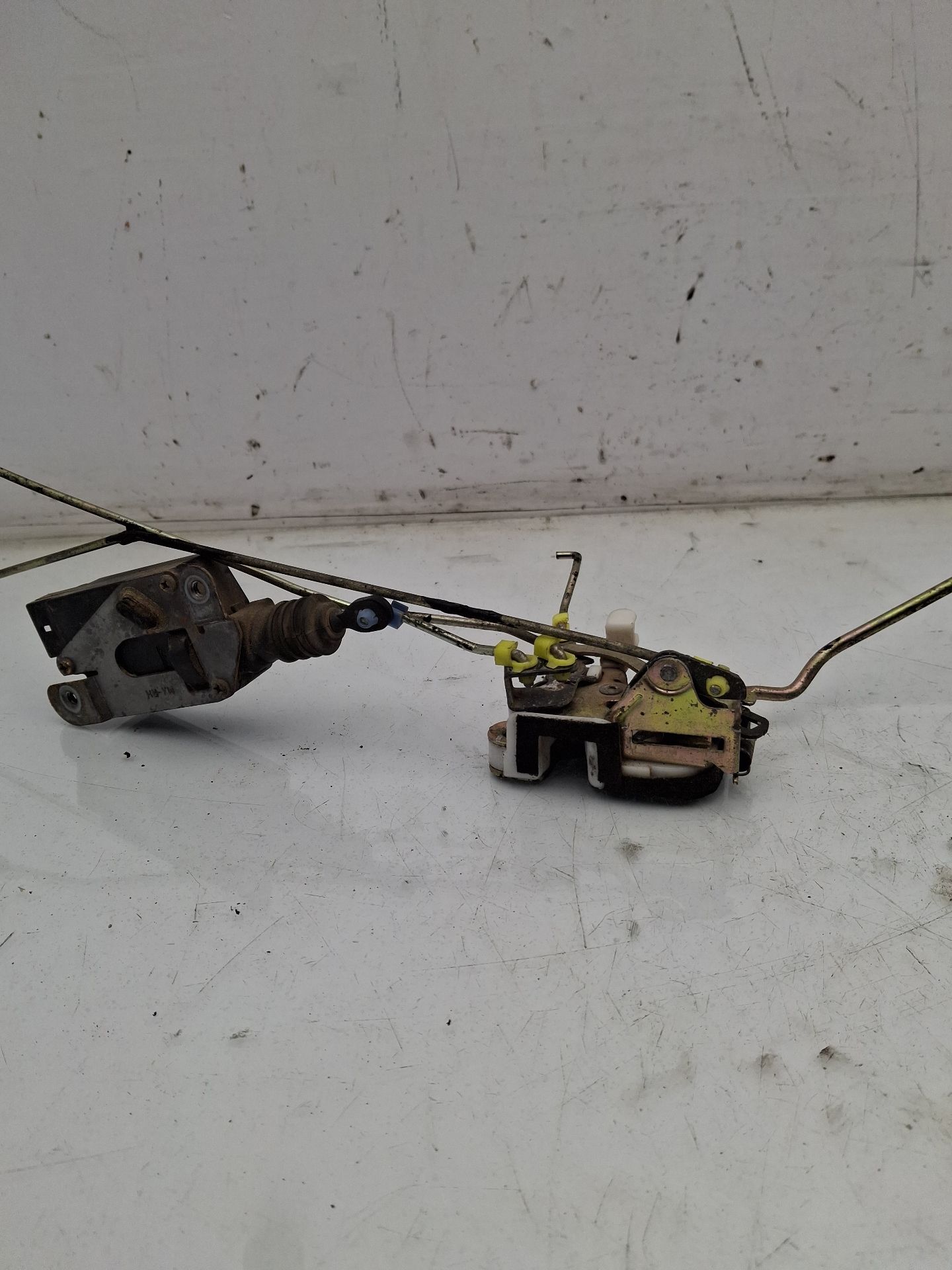 CERRADURA PUERTA DELANTERA DERECHA HYUNDAI ATOS 