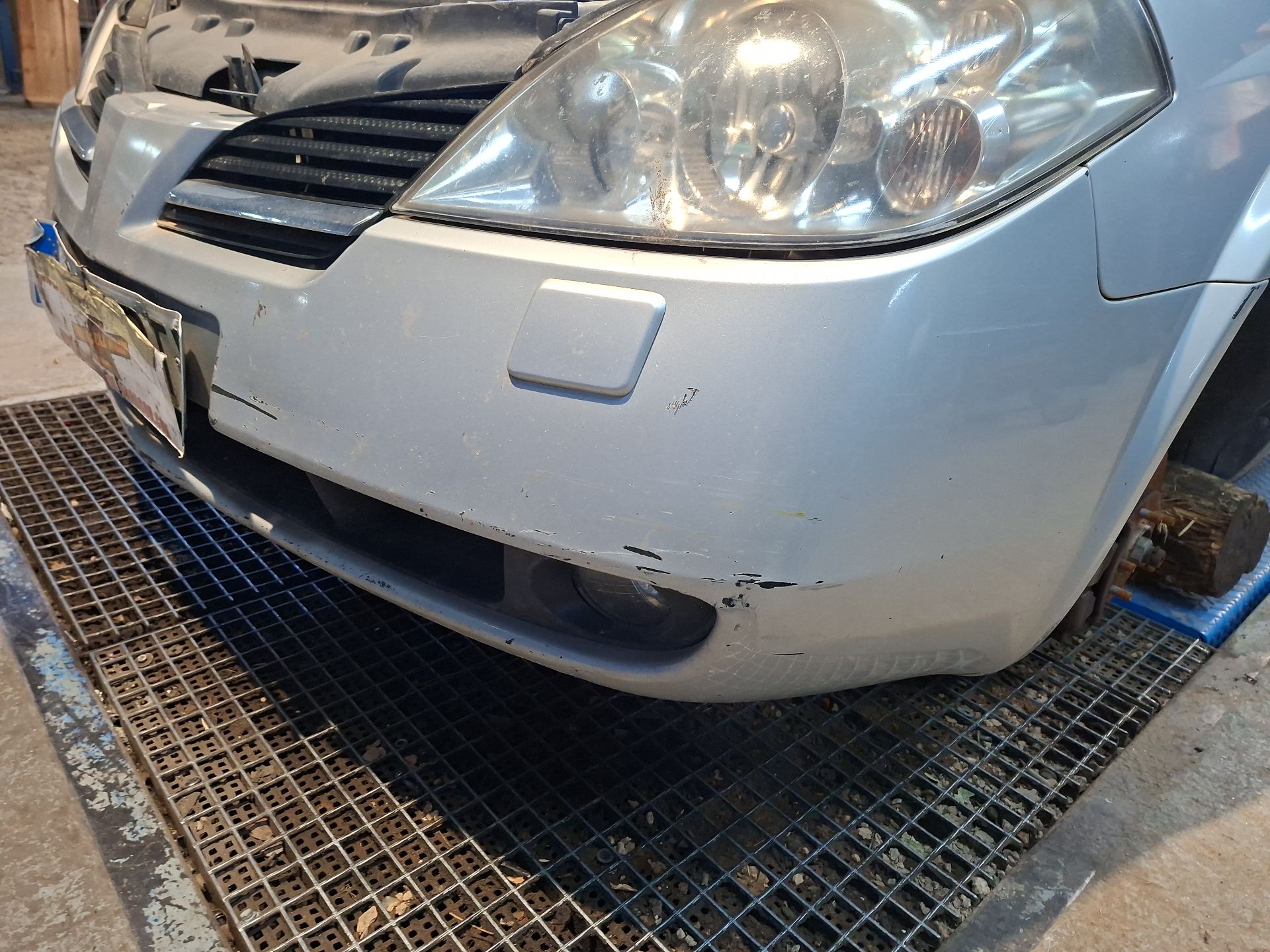 PARAGOLPES DELANTERO NISSAN PRIMERA 