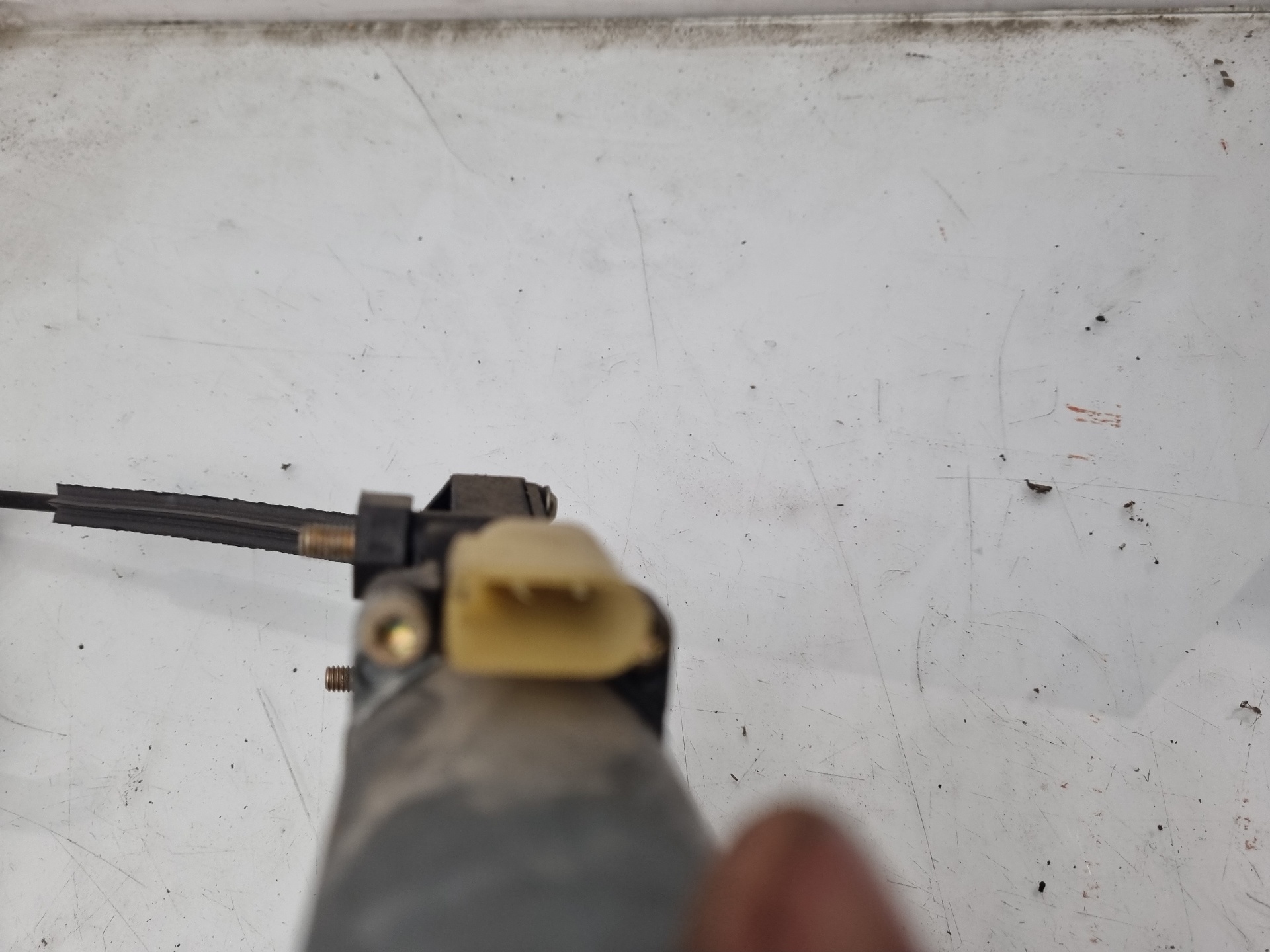 ELEVALUNAS DELANTERO IZQUIERDO FORD FIESTA RTN