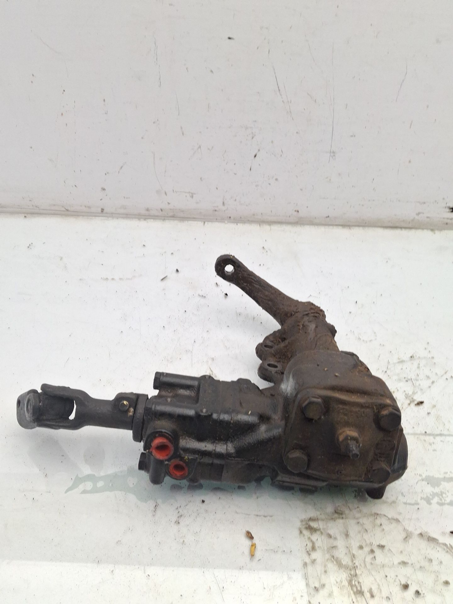 CAJA DIRECCION NISSAN TERRANO 