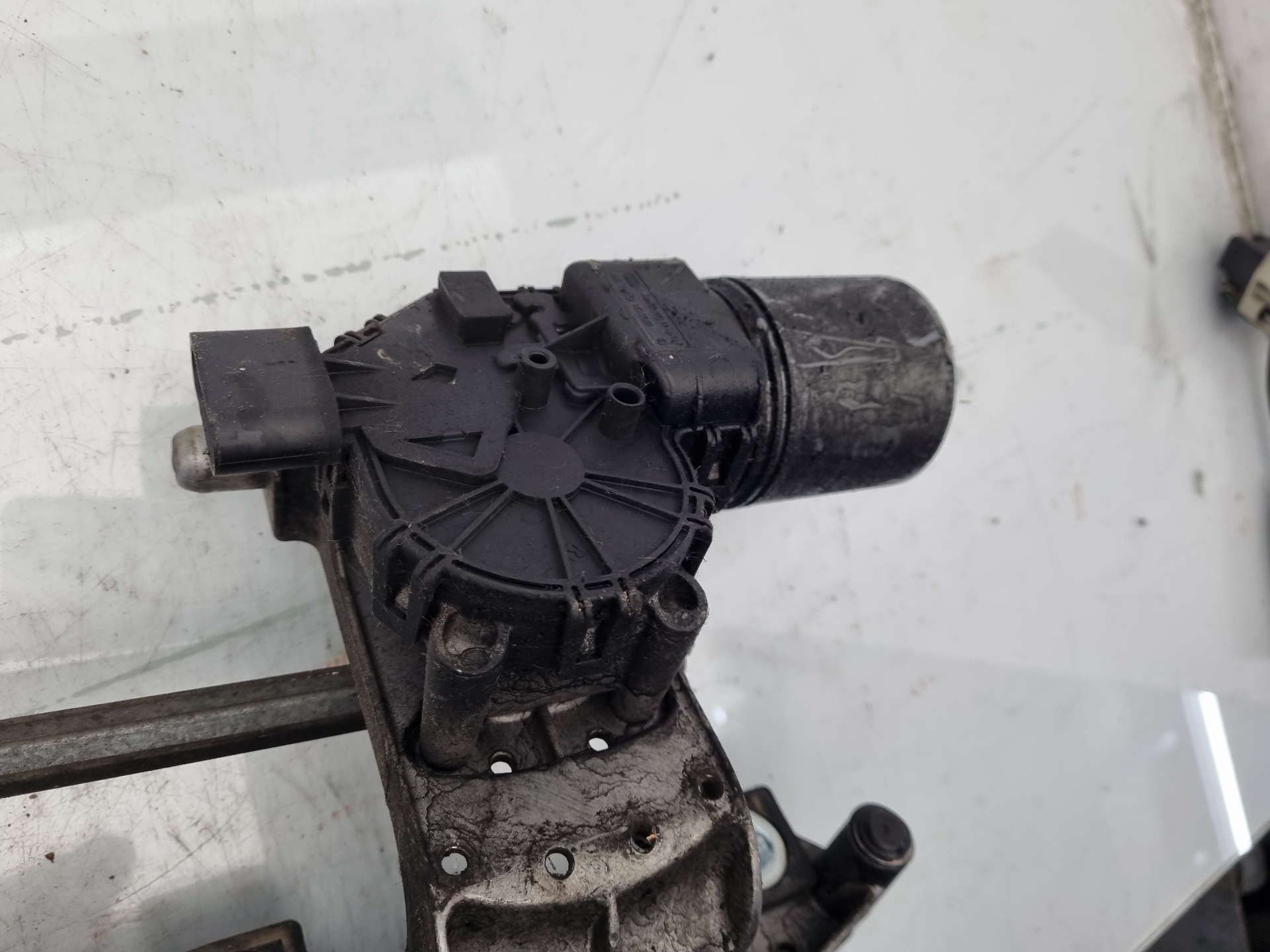 MOTOR LIMPIA DELANTERO FORD FOCUS G8DA