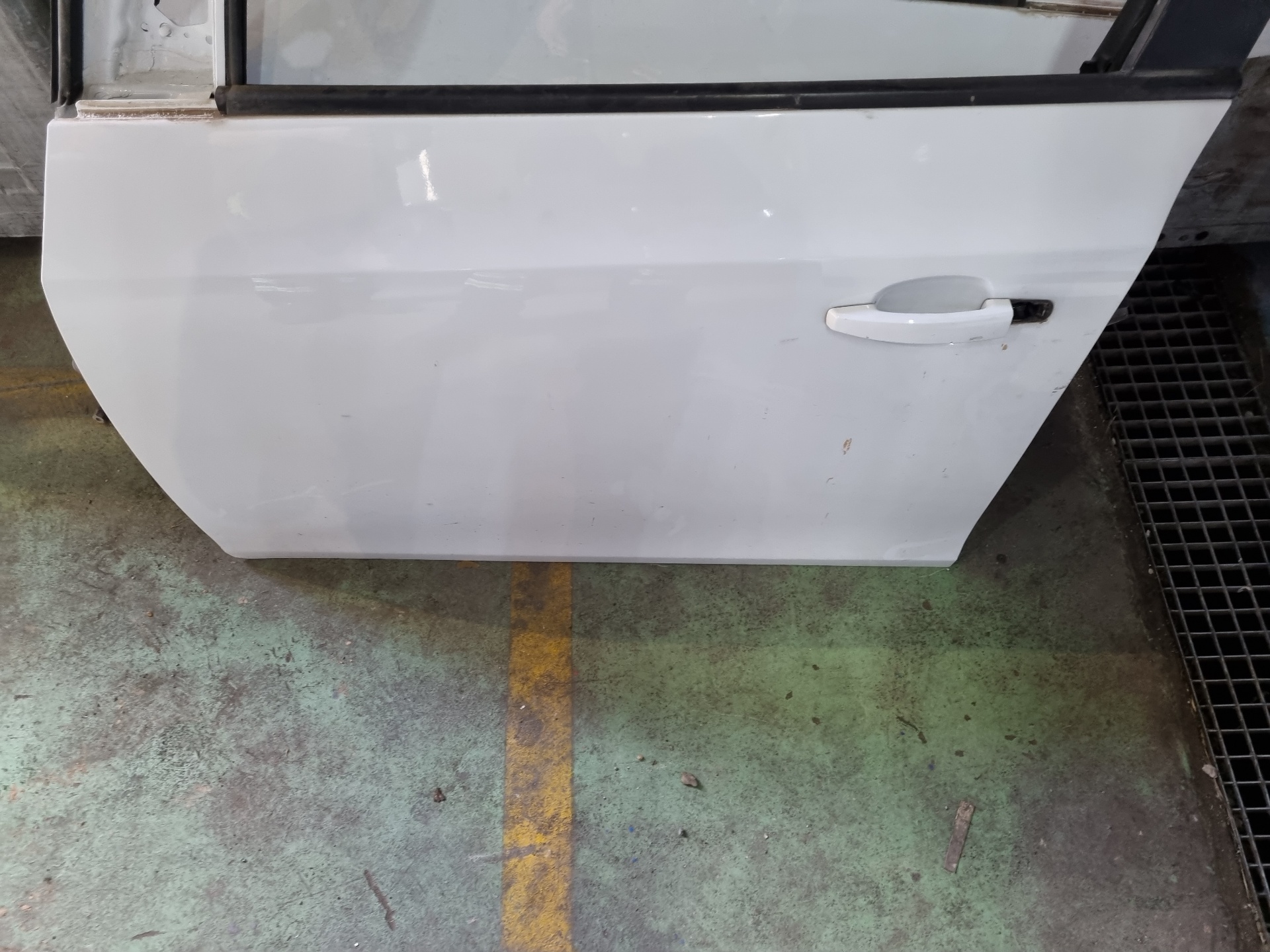 PUERTA DELANTERA IZQUIERDA CHEVROLET CRUZE Z20D1