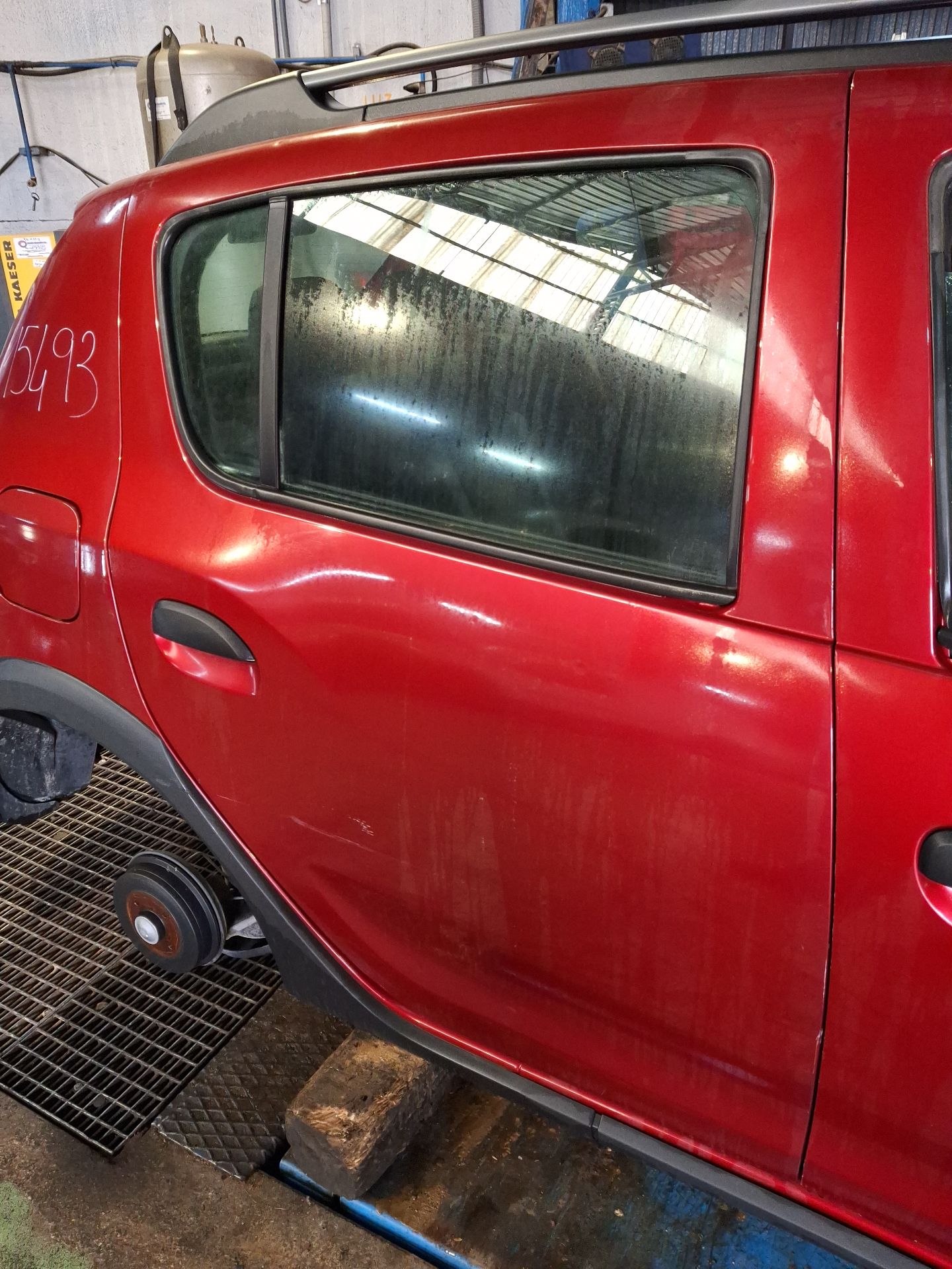 PUERTA TRASERA DERECHA DACIA SANDERO 