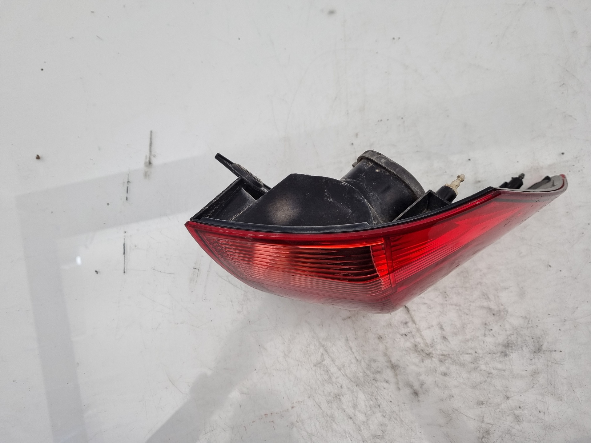 PILOTO TRASERO IZQUIERDO NISSAN QASHQAI M9R