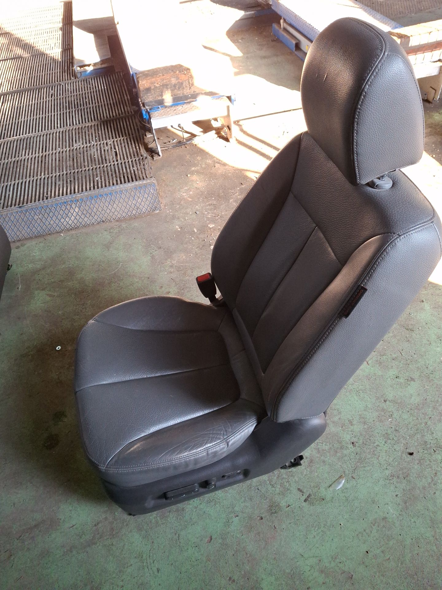 ASIENTO DELANTERO IZQUIERDO HYUNDAI SANTA 