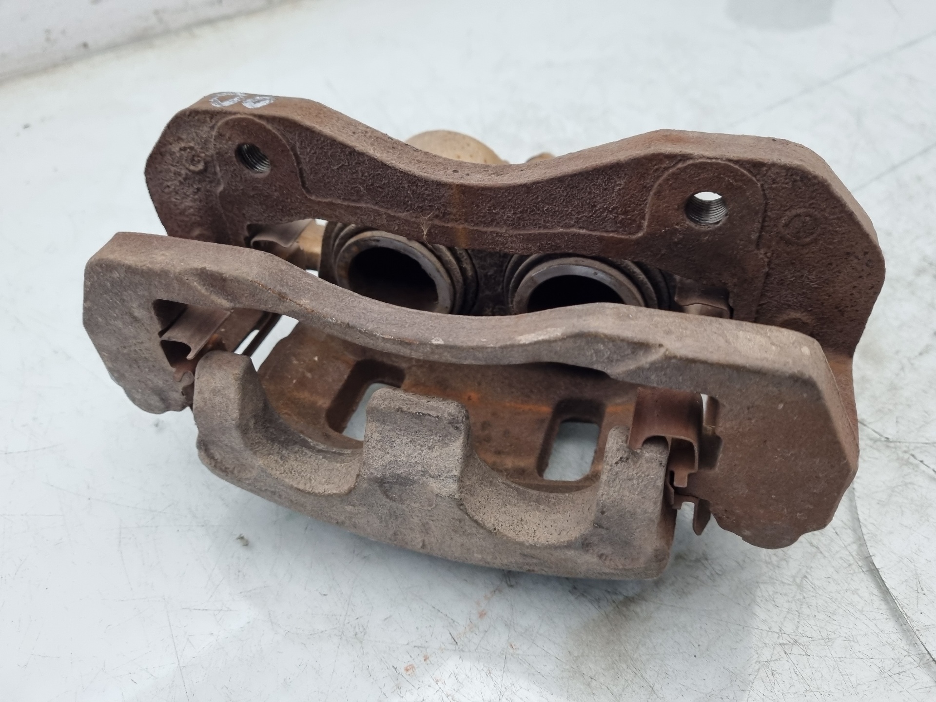 PINZA FRENO DELANTERA DERECHA HYUNDAI TERRACAN J3
