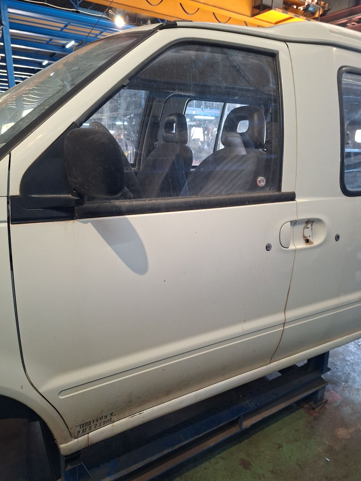 PUERTA DELANTERA IZQUIERDA NISSAN VANETTE 