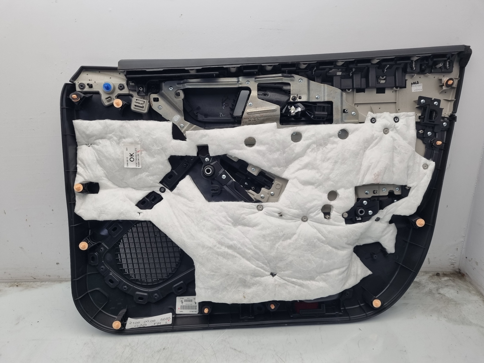 GUARNECIDO PUERTA DELANTERA IZQUIERDA INFINITI Q30 270910