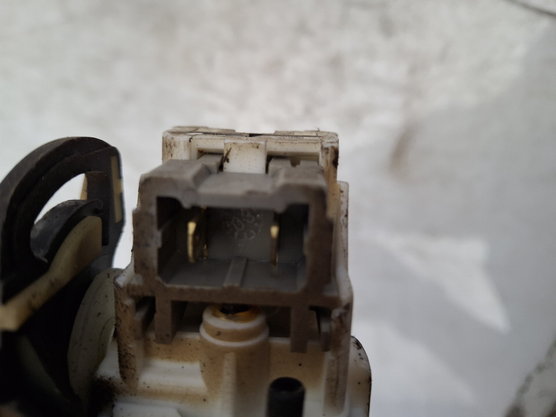 MANETA EXTERIOR PORTON RENAULT CLIO K9K A7