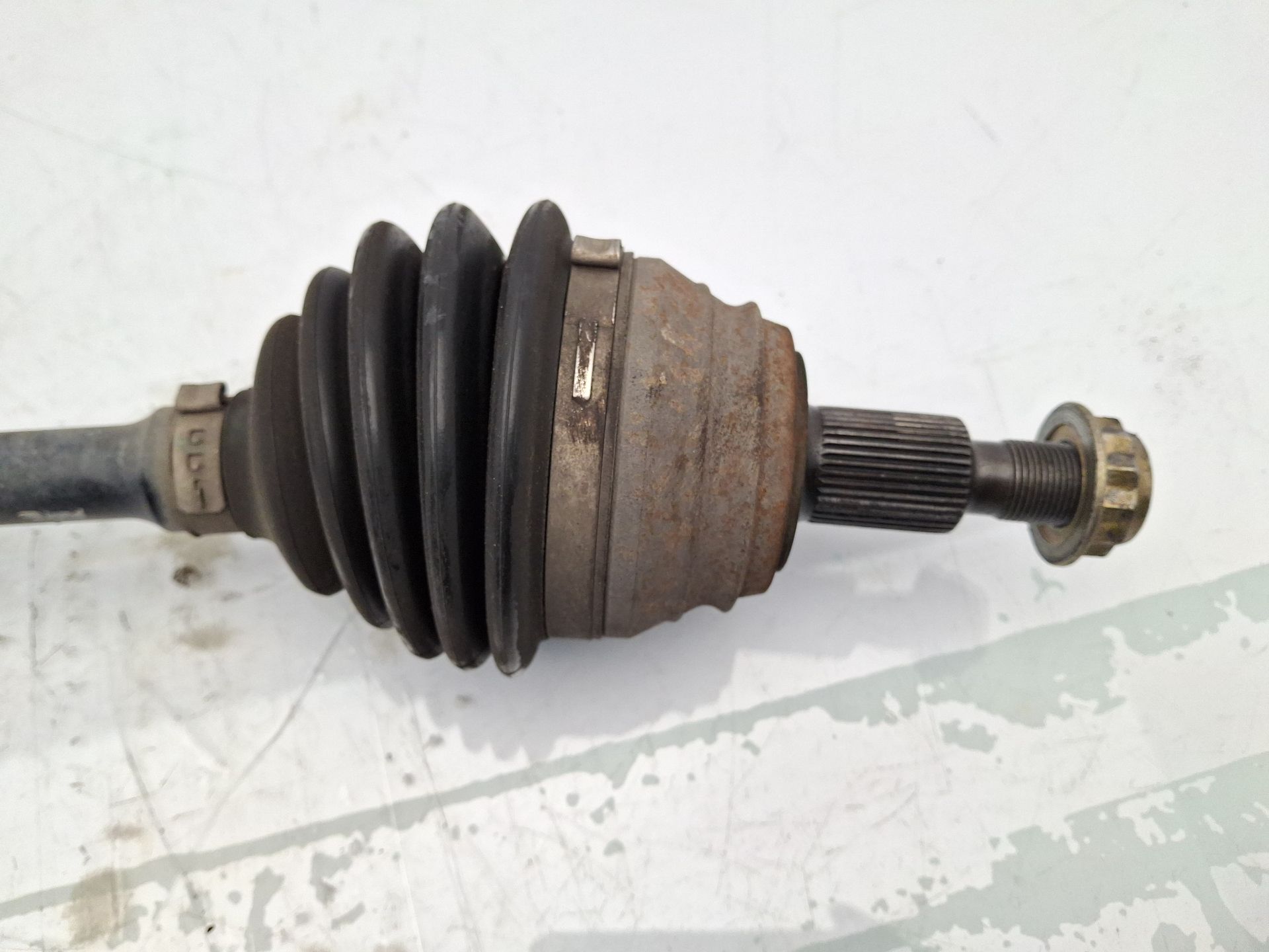 TRANSMISION DELANTERA IZQUIERDA VOLKSWAGEN NEW 