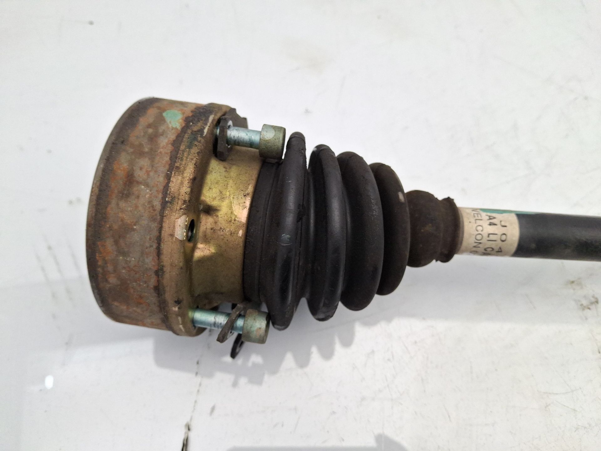 TRANSMISION DELANTERA IZQUIERDA VOLKSWAGEN NEW 