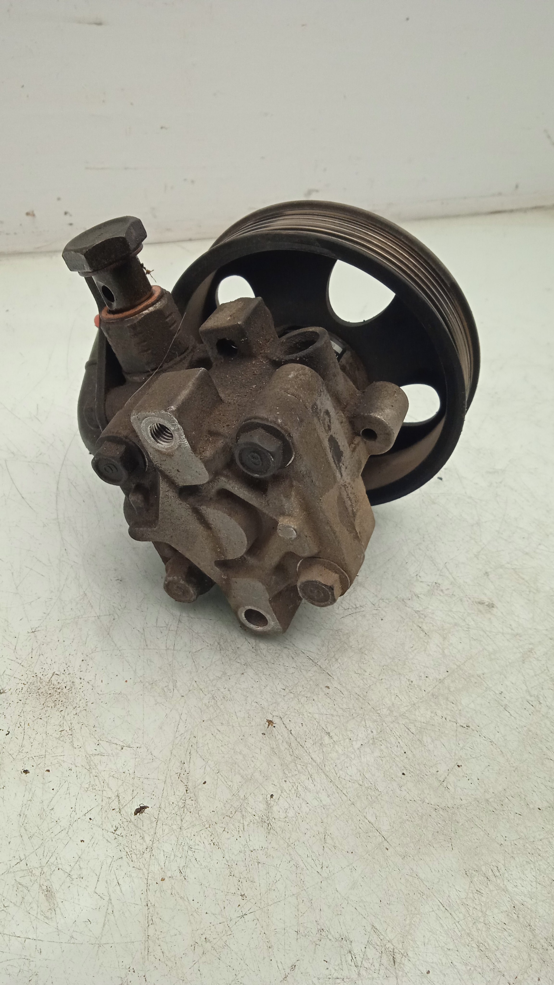 BOMBA DIRECCION HYUNDAI ELANTRA D4EA