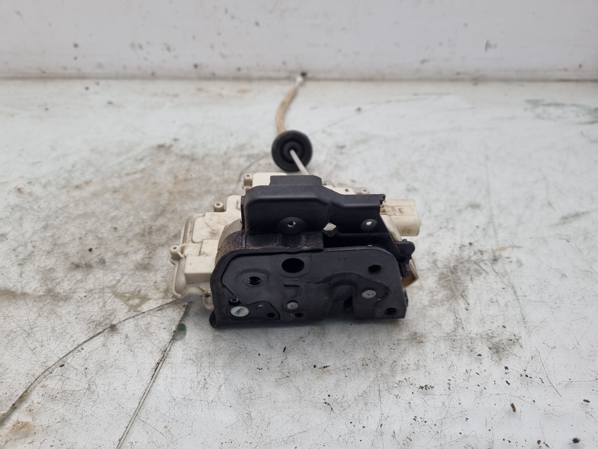 CERRADURA PUERTA DELANTERA DERECHA AUDI A3 BKD