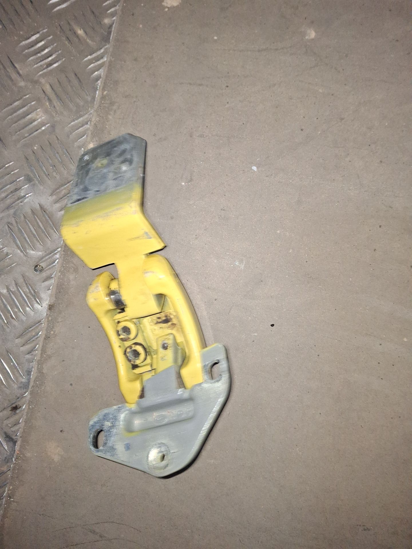 BISAGRA PUERTA TRASERA RENAULT MASTER 