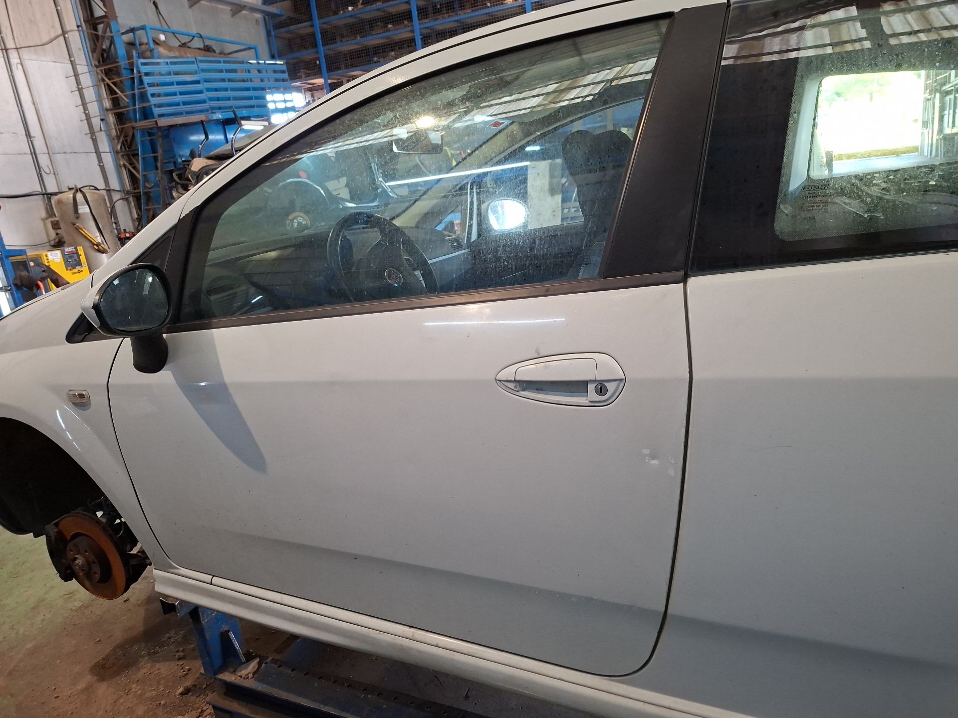 PUERTA DELANTERA IZQUIERDA FIAT GRANDE 