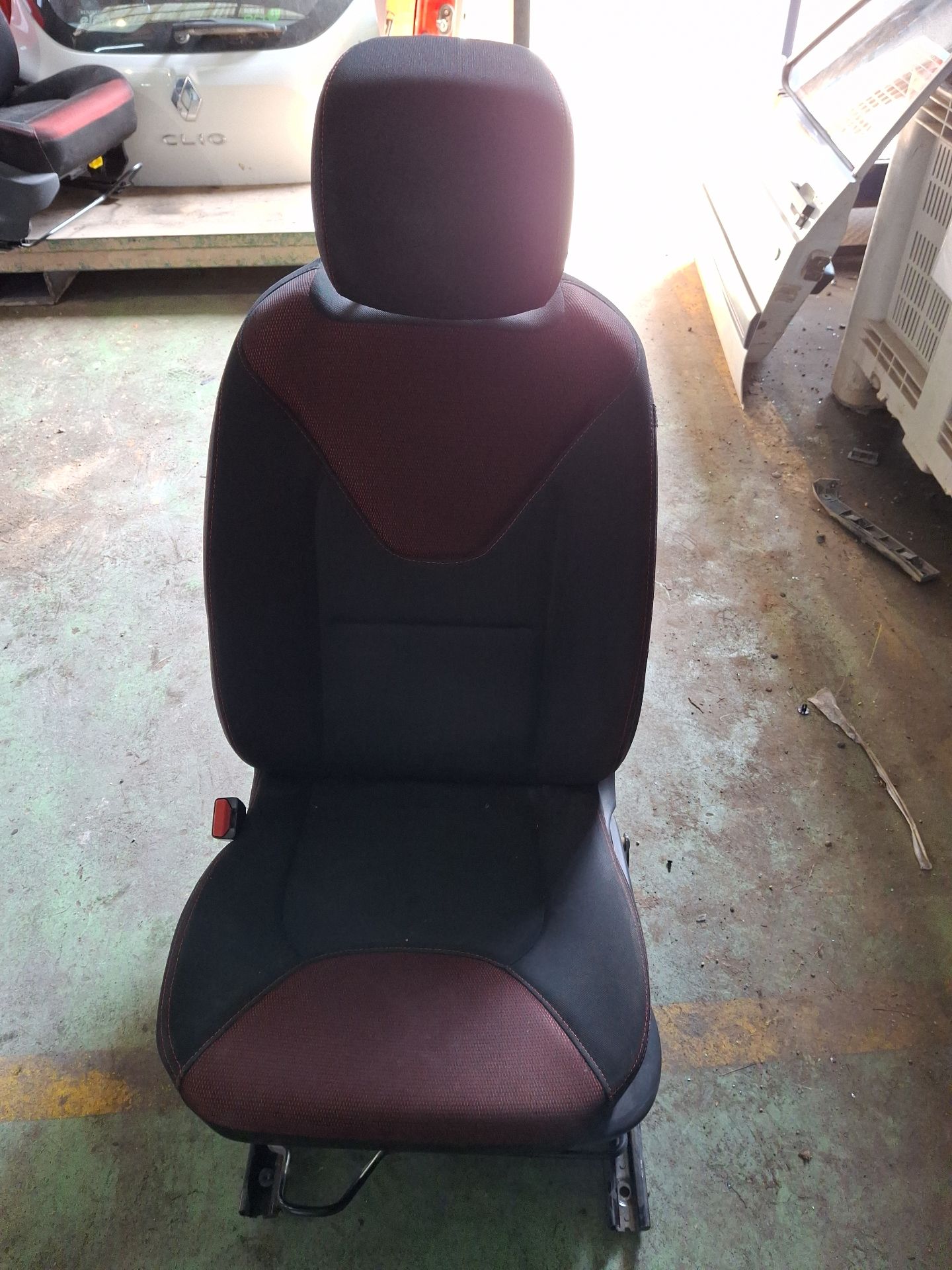 ASIENTO DELANTERO IZQUIERDO RENAULT CLIO 