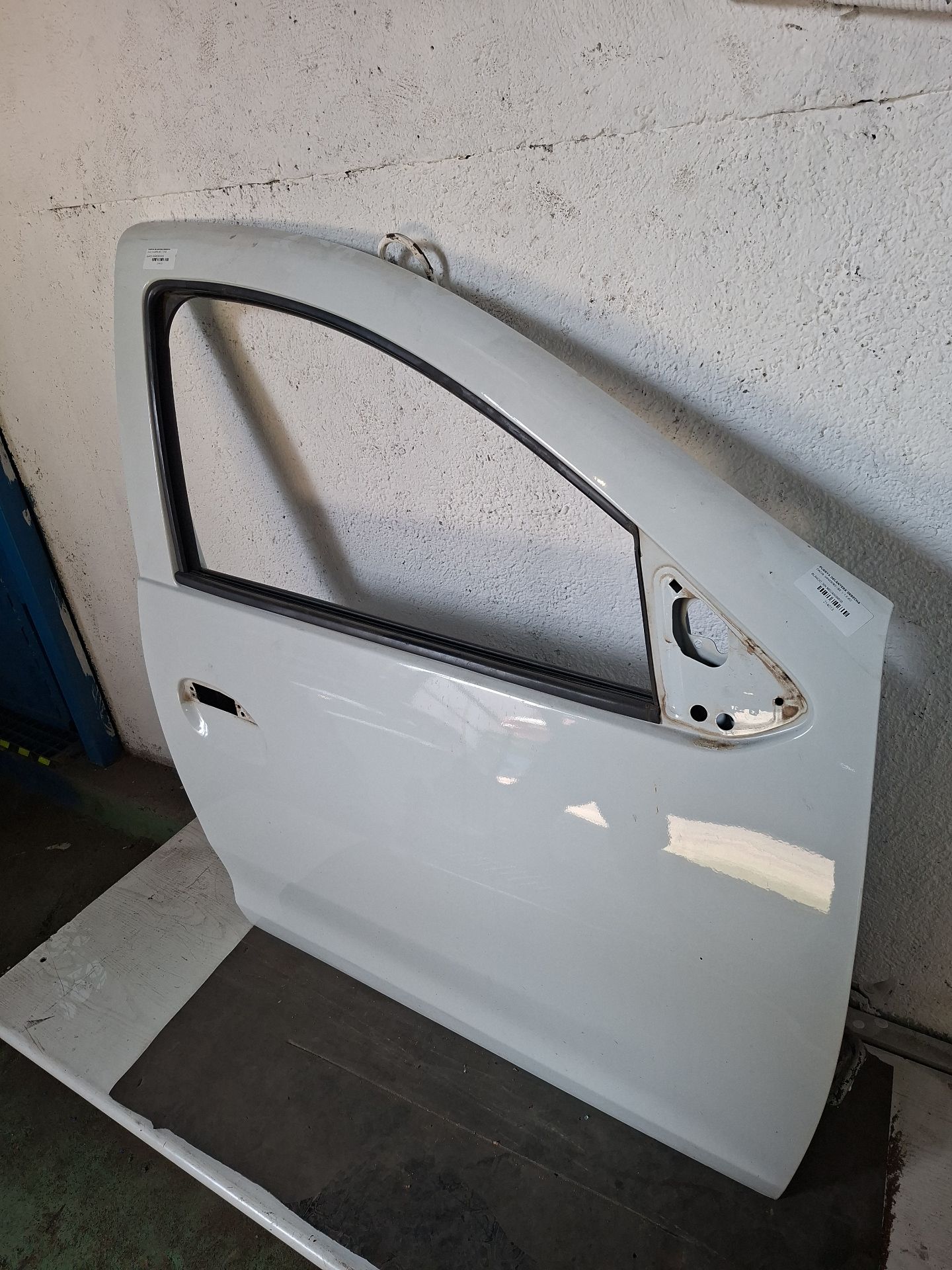 PUERTA DELANTERA DERECHA DACIA SANDERO 