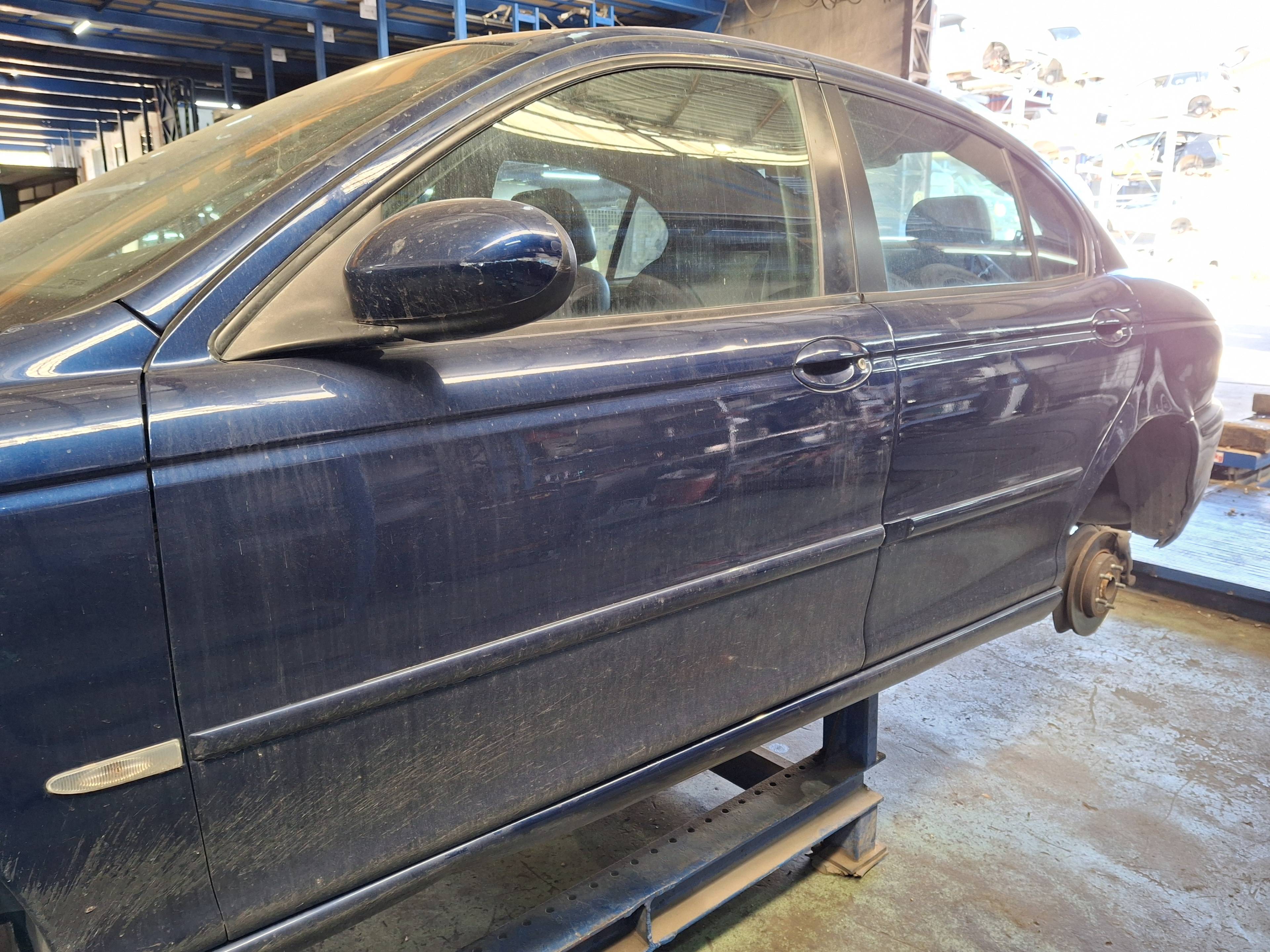 PUERTA DELANTERA IZQUIERDA JAGUAR X-TYPE 5B