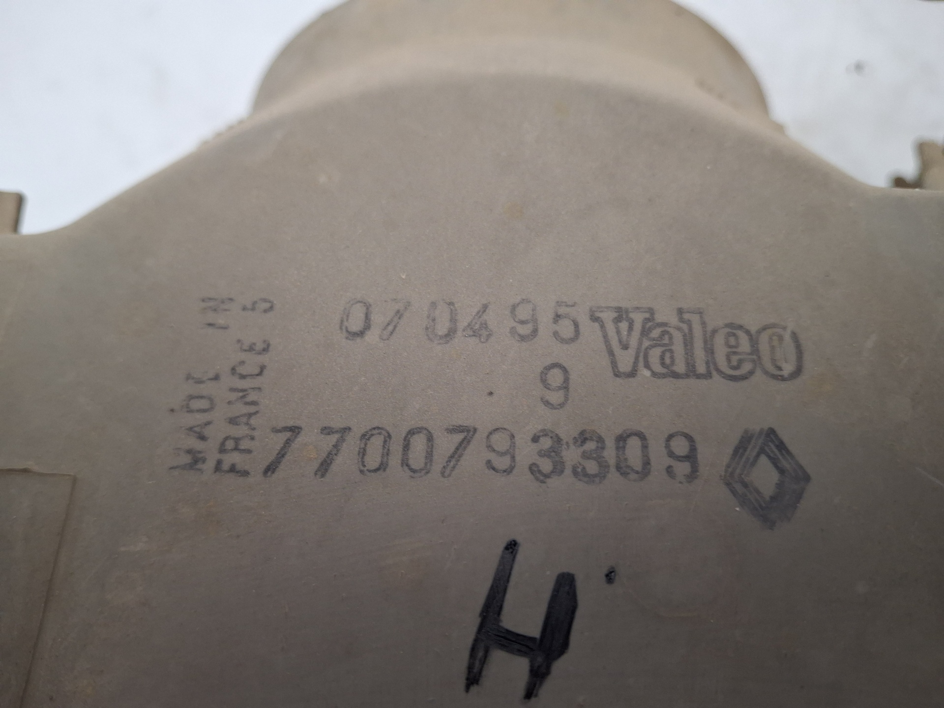 FARO IZQUIERDO RENAULT TRAFIC 