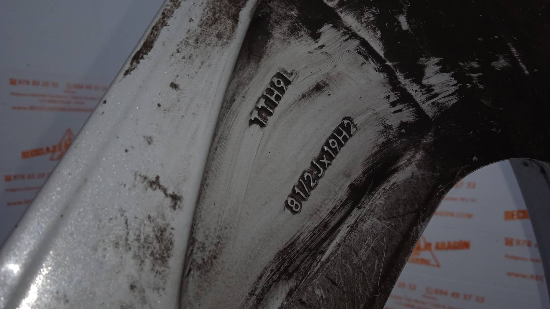 LLANTA LAND ROVER RANGE 276DT