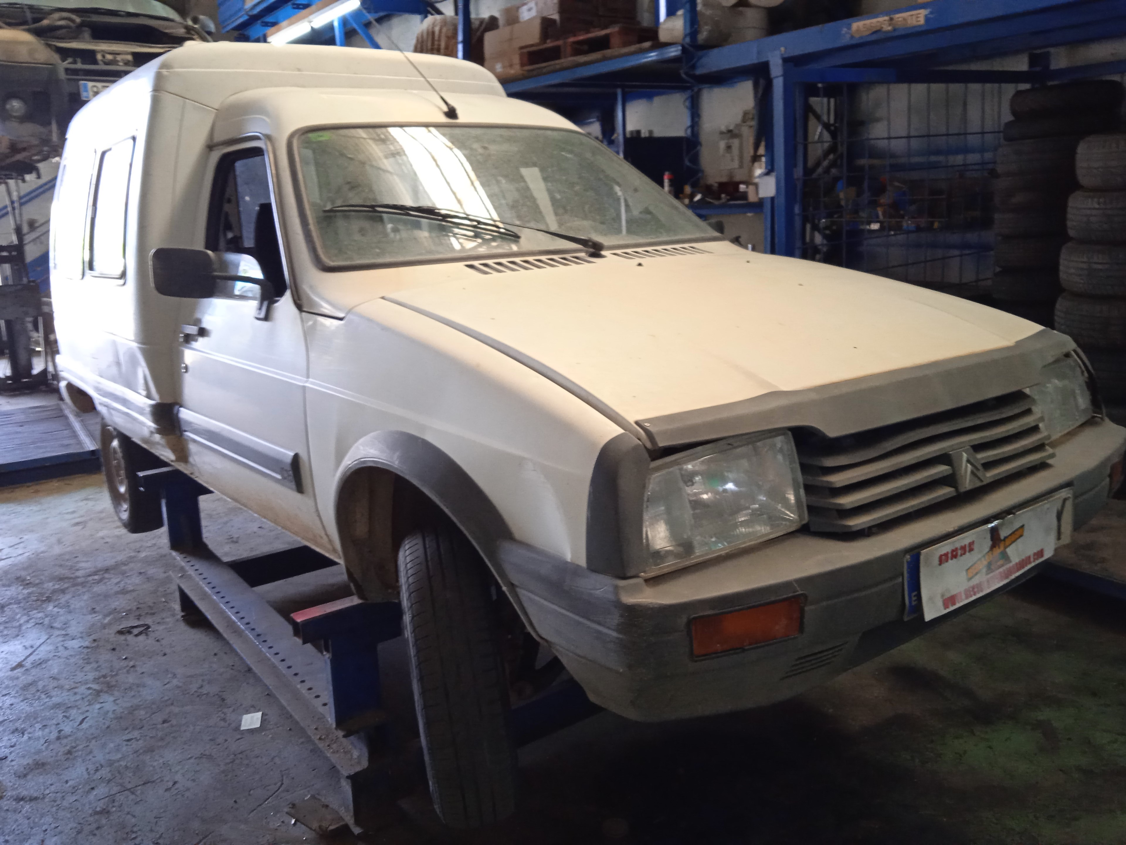 PUNTERA PARAGOLPES TRASERA IZQUIERDA CITROEN C15 161A